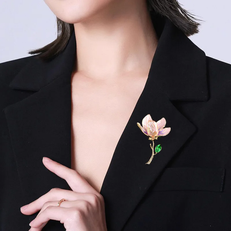 Luxury Elegant Pearl Brooches Pin Enamel Baroque Pearl Flower Brooch Flower Broaches Pin For Women