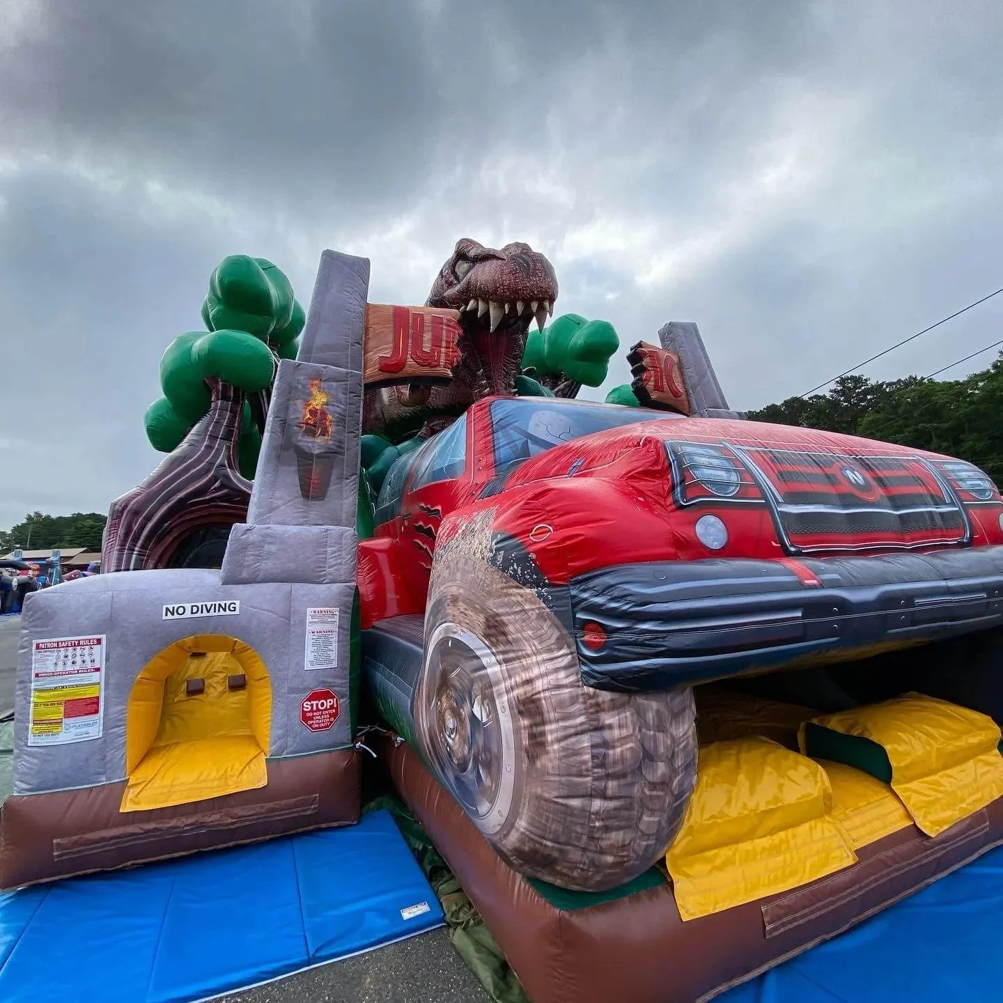 New Design PVC T-Rex Obstacle Inflatable Bounce House Slide Combo Dinosaur Inflatable Castle Kids Outdoor Rental Use Blower