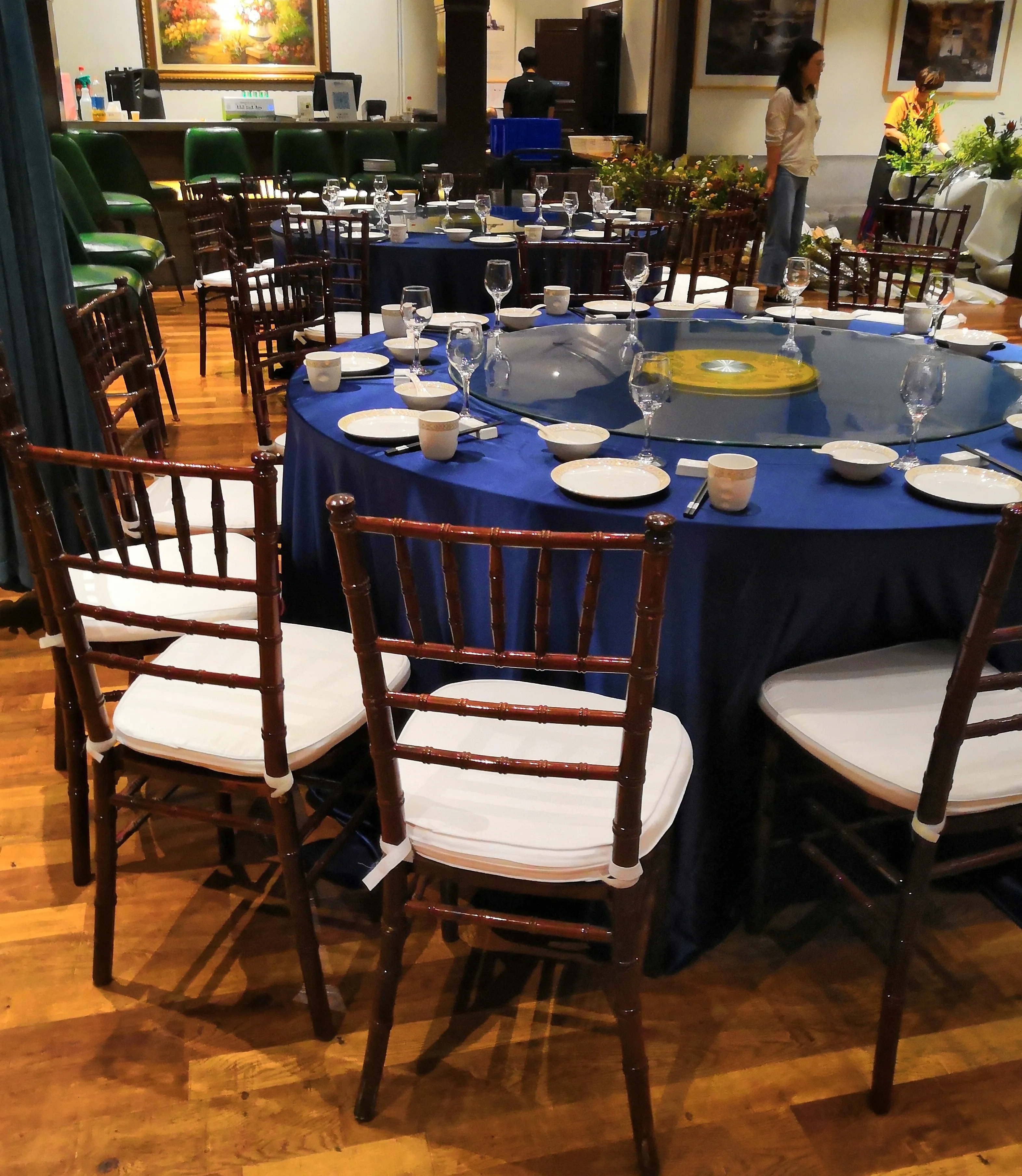 fruitwood mahogany chiavari tiffany chair for wedding banquet