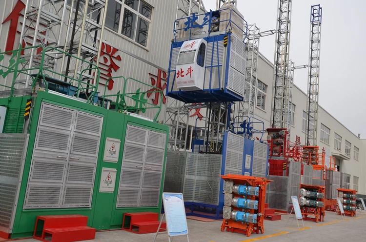 Manufacturer of High Quality Construction Passenger Hoist Elevator with Twin Cage
