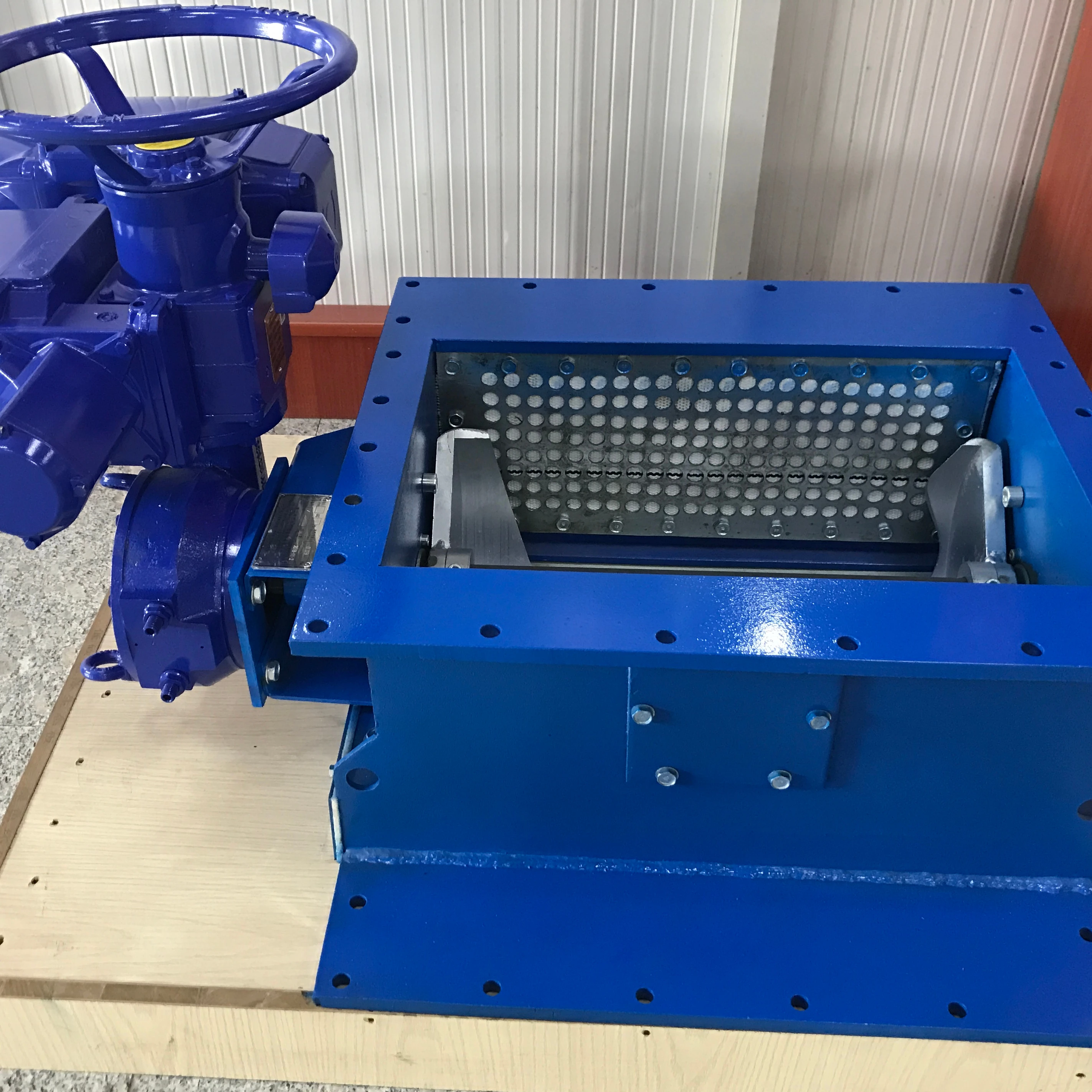 HENT 3/8in Claudius Peters  electric Low Pressure Flow Diverter cast iron flange gate valve Water Heater Service Valves