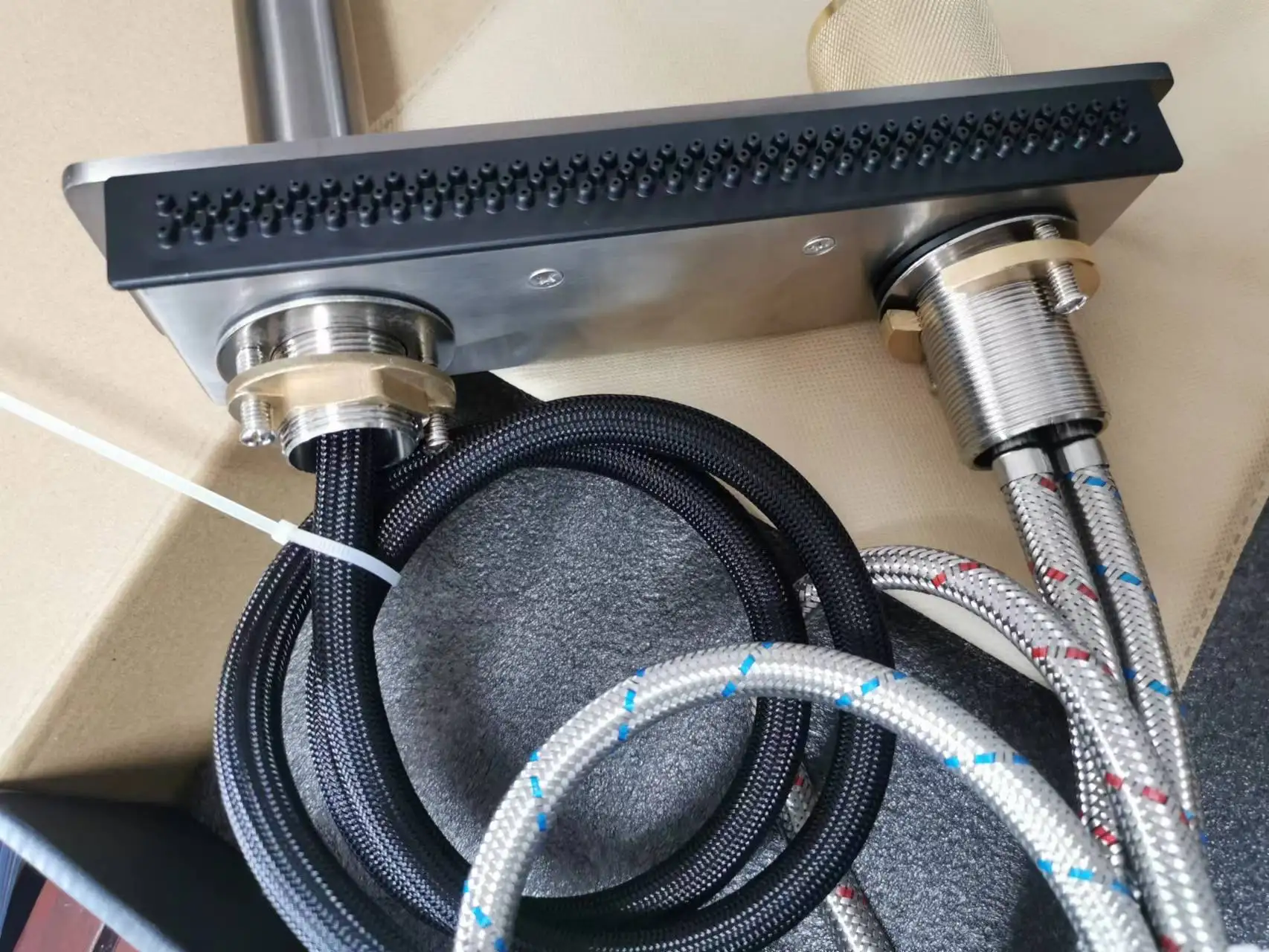 Hot and Cold Water Flexible Hose waterfall Kitchen Faucet Kitchen Sink Tap 304 Stainless Steel with Pull Out Spout Black Color