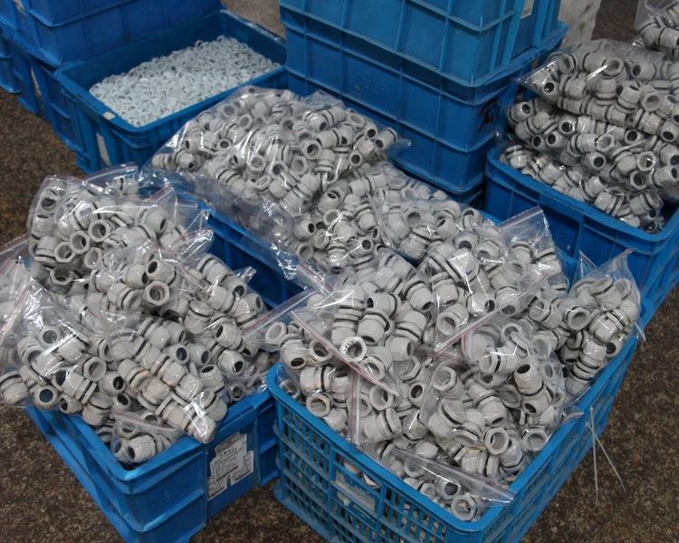 chinese wholesale price electrical pg13.5 nylon ip68 waterproof cable gland