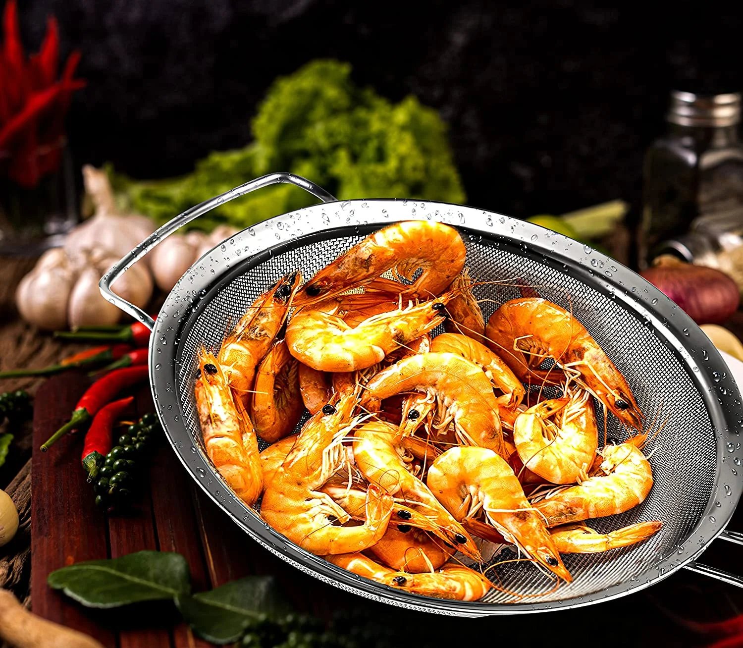 Large Fine Mesh Strainer with thermo plastic rubber handle - Sieve Fine Mesh Stainless Steel - Ideal to Strain Pasta, Quinoa and