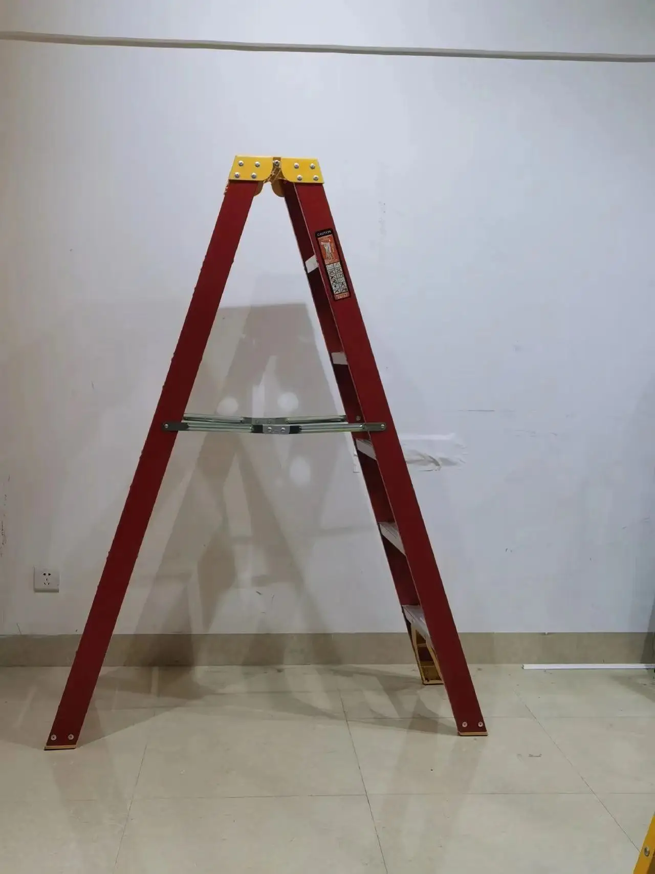 FRP insulated single side  ladder herringbone ladder 5 step fiber glass ladder