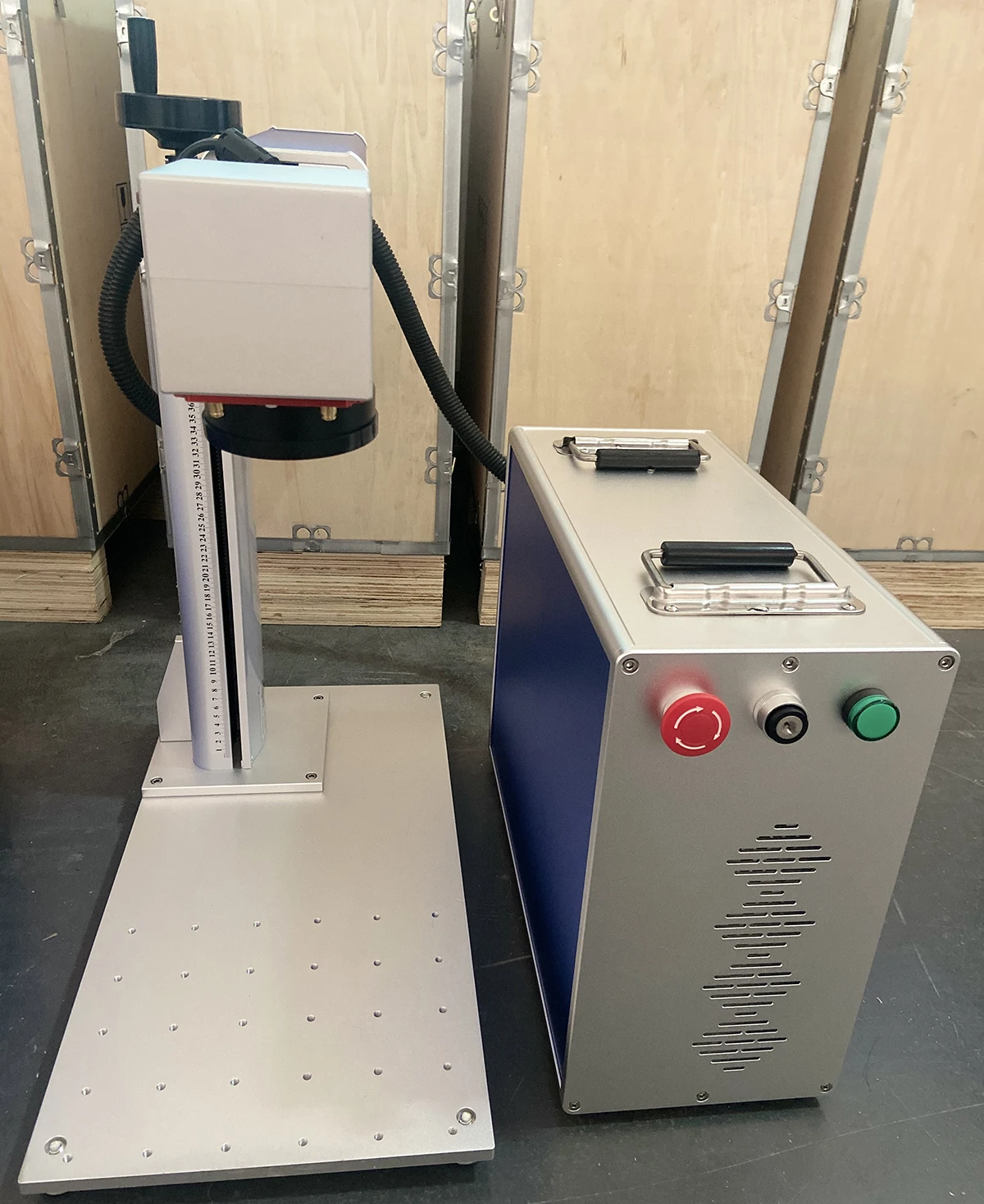 The new multifunctional fiber laser marking machine in 2022 has stable power and no consumables