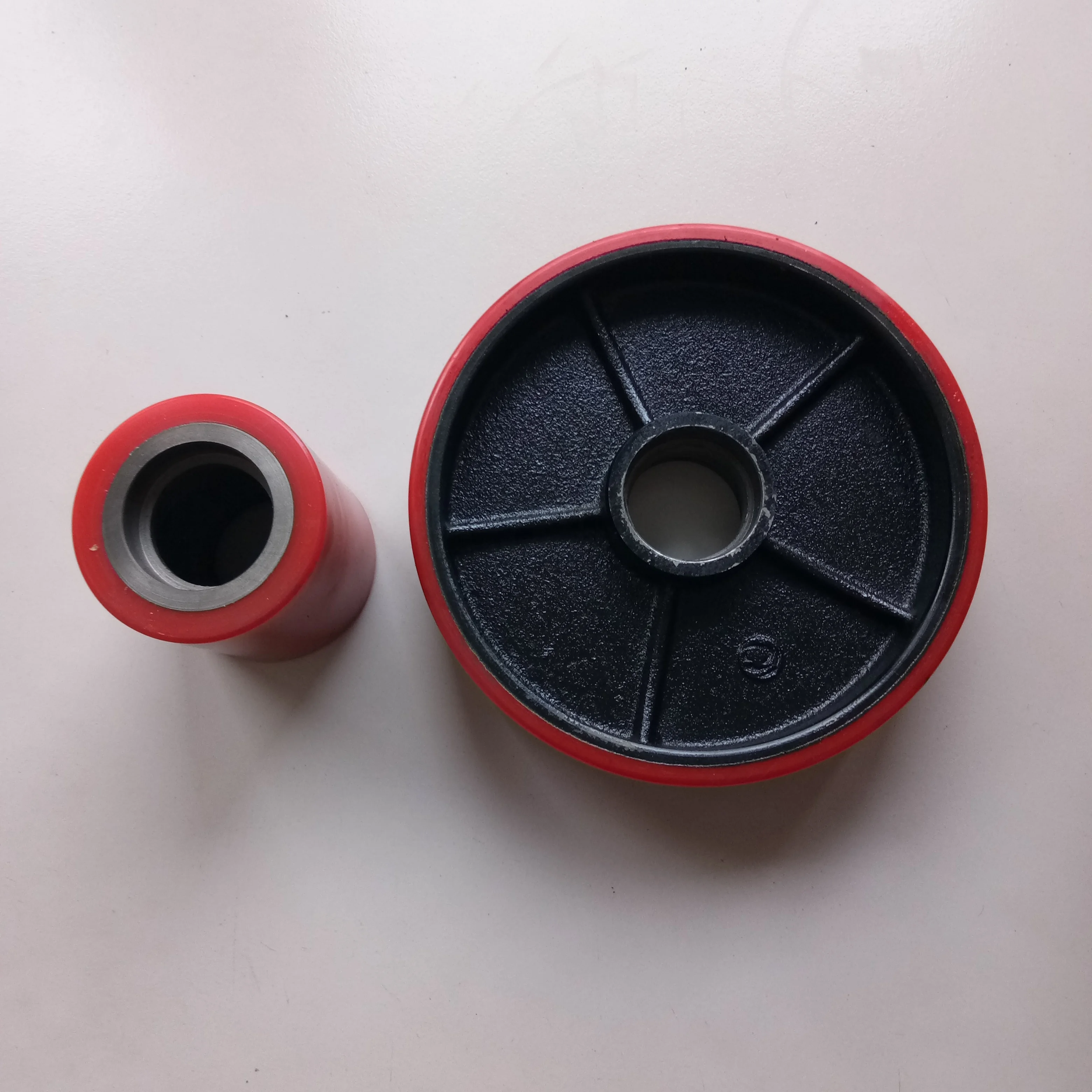 Polyurethane Mold on Cast Iron Wheel for Forklift