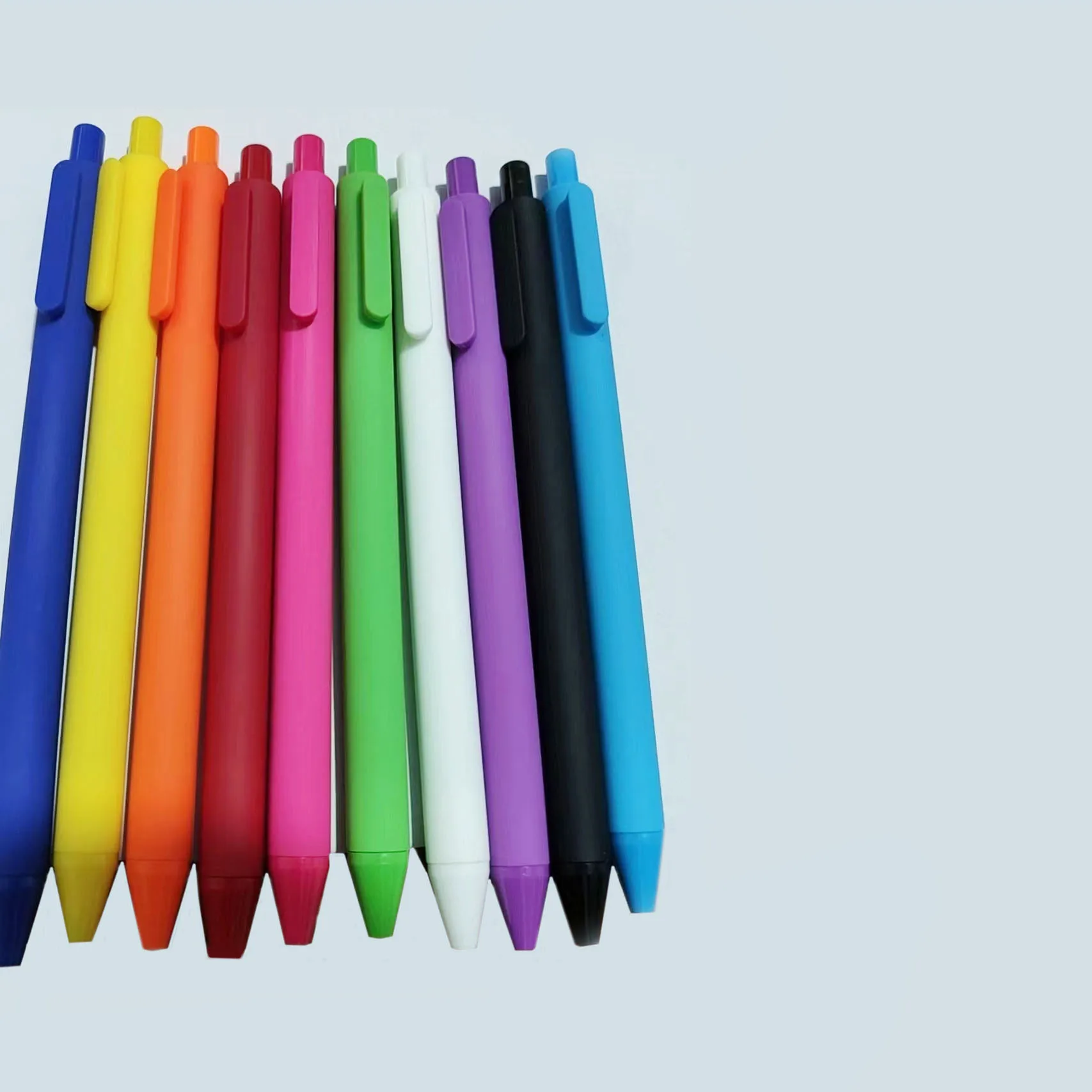 Factory Popular Customized Logo Printing Rubber Body Gel Pens Smooth Writing Fine Point Retractable Ink Pen