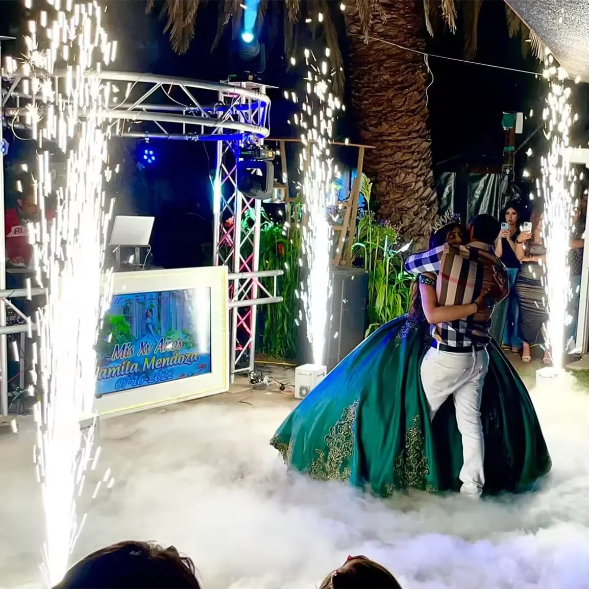 Wholesale electric sparklers use remote control for indoor outdoor wedding party occasion cold fountain fireworks machine