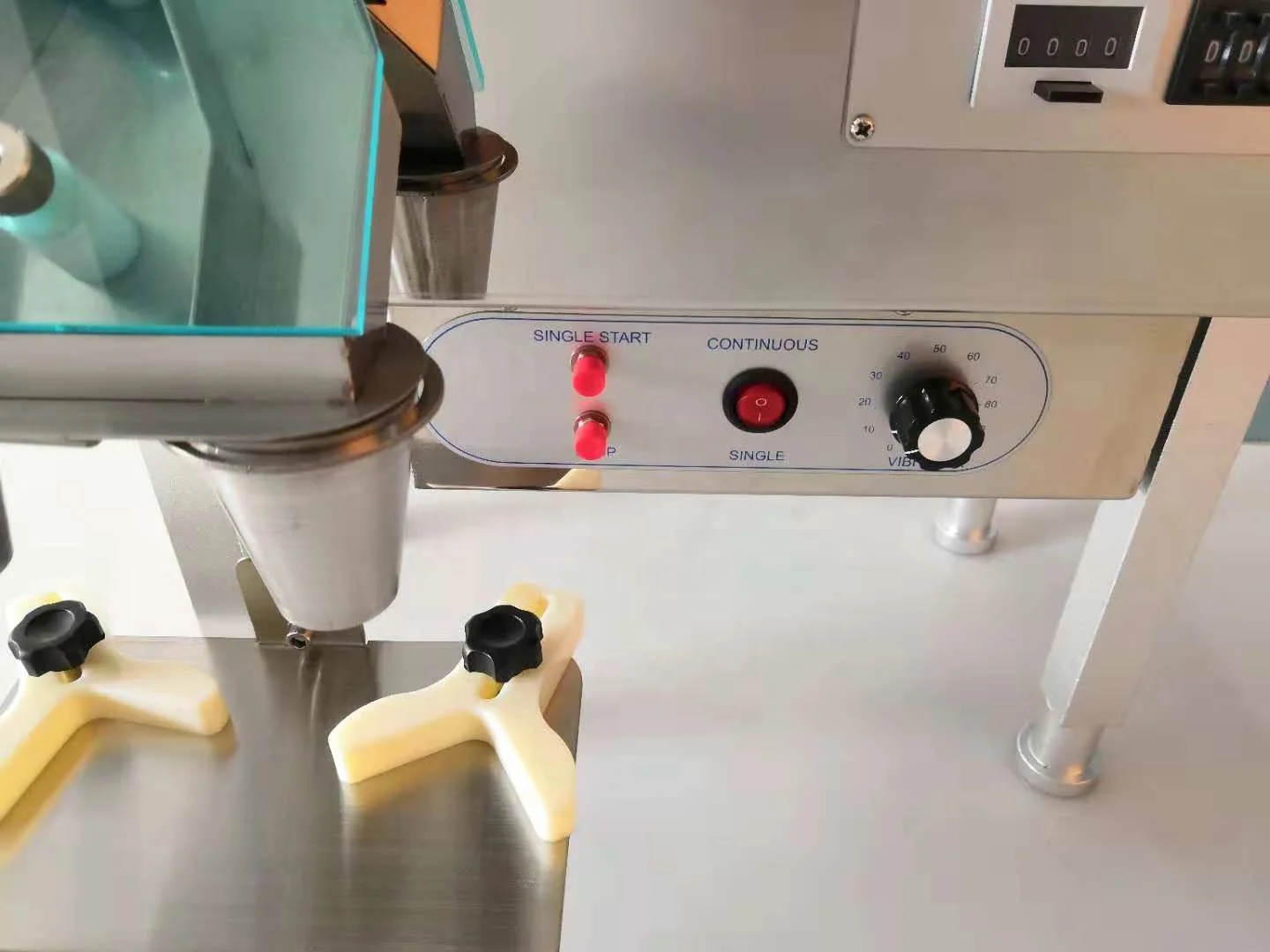 New Customized Automatic Right Price Tablet Counting Machine / Capsule Counter / Capsule Counting Machine