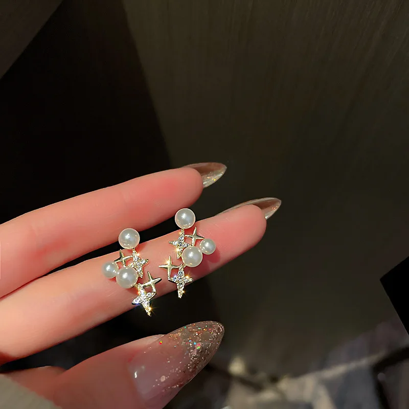 Женские серьги-гвоздики со стразами маленькие корейские креативные серьги и жемчугом 2021