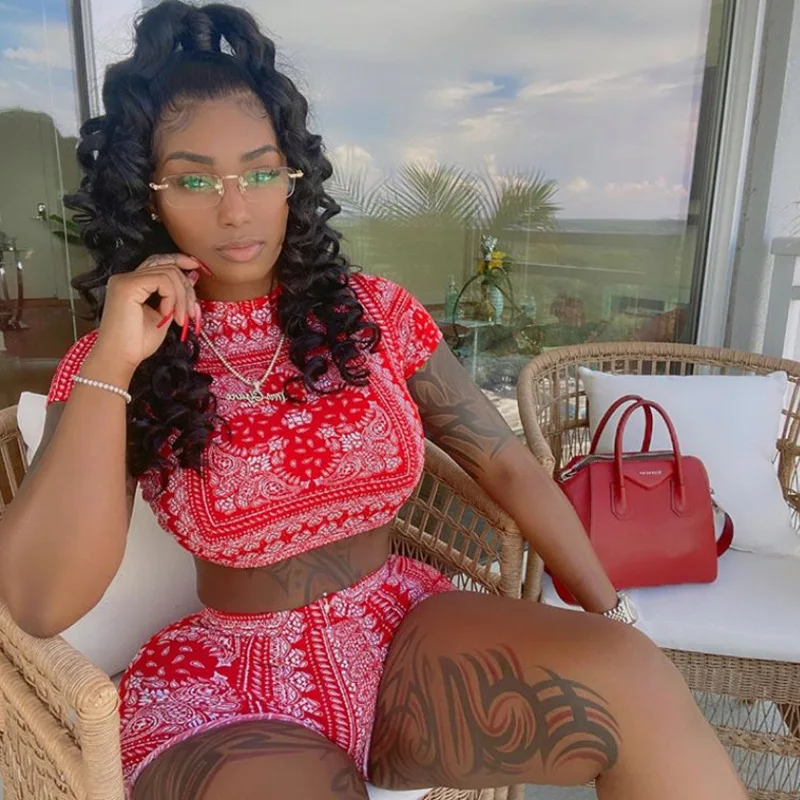 P00148T облегающий комплект из двух предметов с принтом и открытой спиной, женский модный Повседневный Спортивный костюм с коротким рукавом, укороченный топ и шорты, комплекты