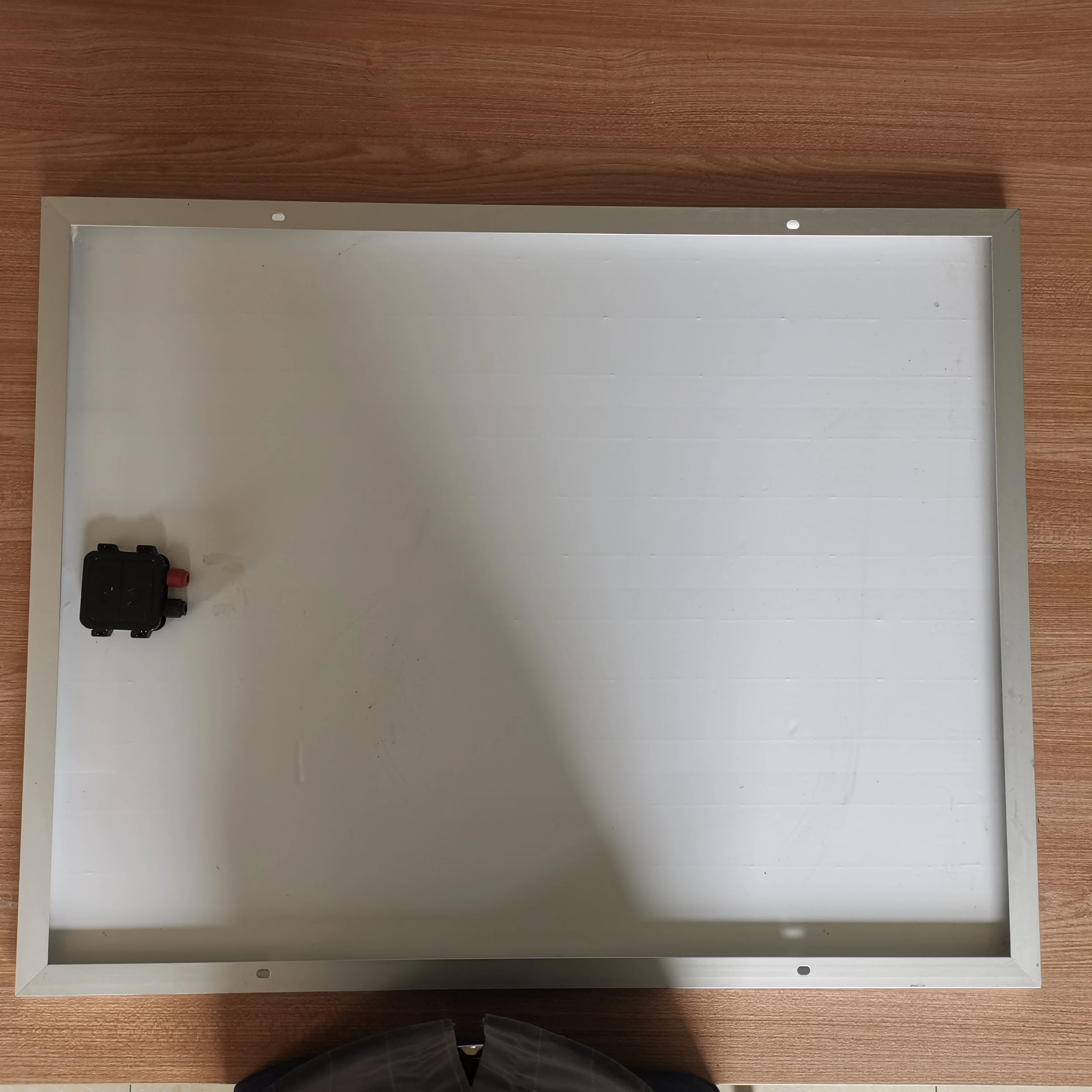 Wholesale factory direct High Efficiency Long Lifespan 300W Solar Panel
