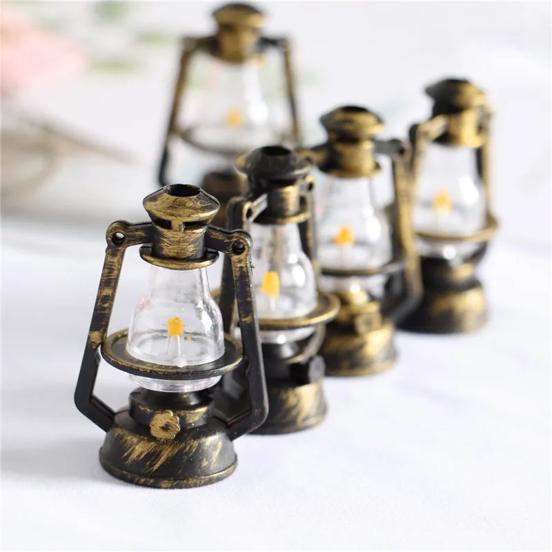 Miniature Food Toy Landscaping Shooting Props Accessories Decoration Retro Kerosene Lamp Diy Model Material Decoration