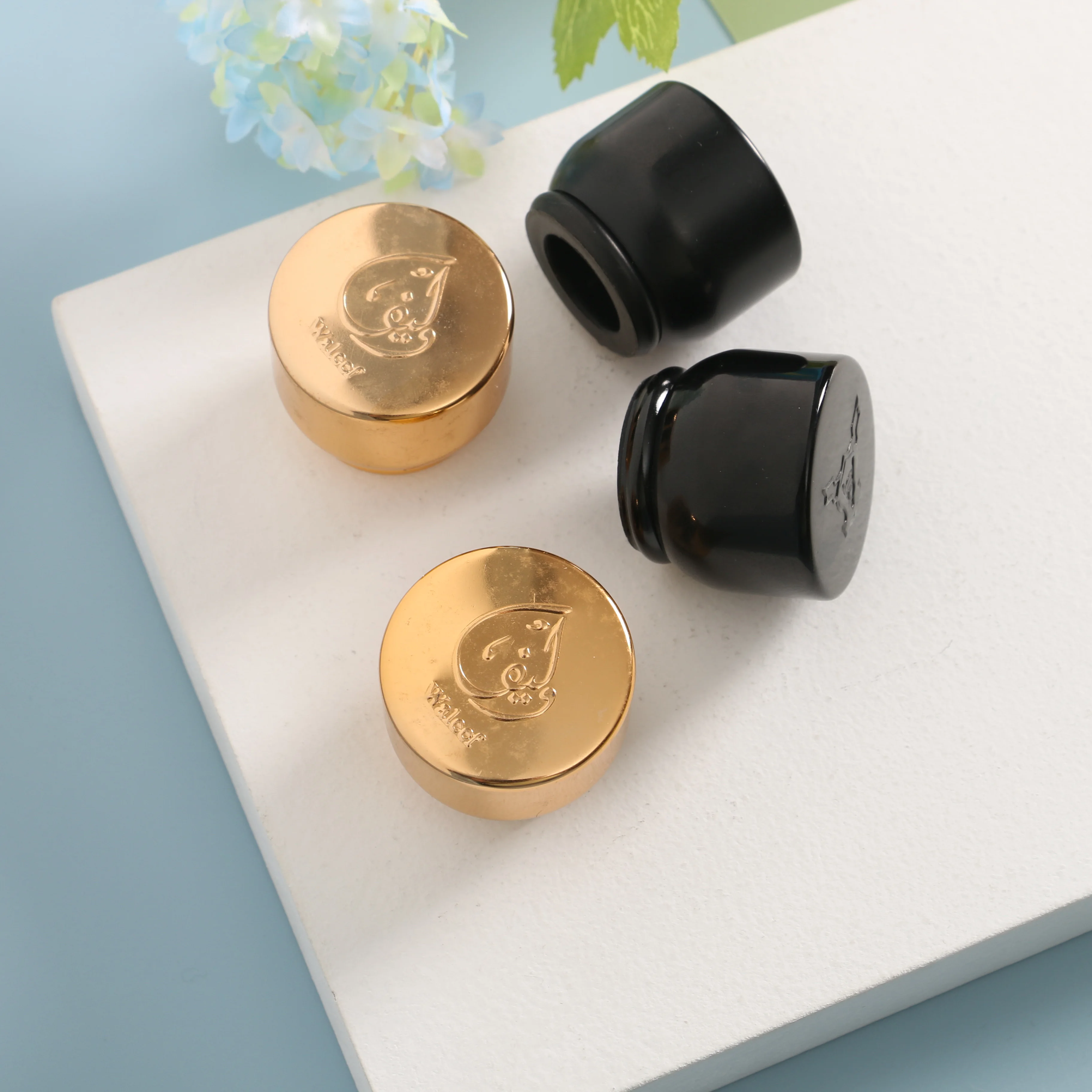 biodegradable pink engraved perfume bottle crock stopper head cap ellipse with global logo bottom cone threaded manufacturer