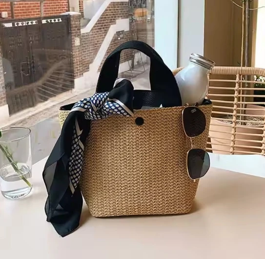 Summer beach New Style Bolsos De Mujer Light Beach Bags Easy To Carry Luxury Handbag Straw Bag for women