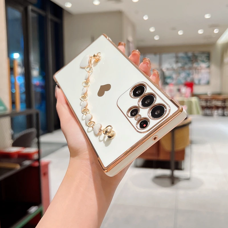 Plating Soft Silicone with Chain Back Cover Side Love Heart Bracelet Phone Case For Samsung Galaxy S22 Ultra A53 A52 S20 FE