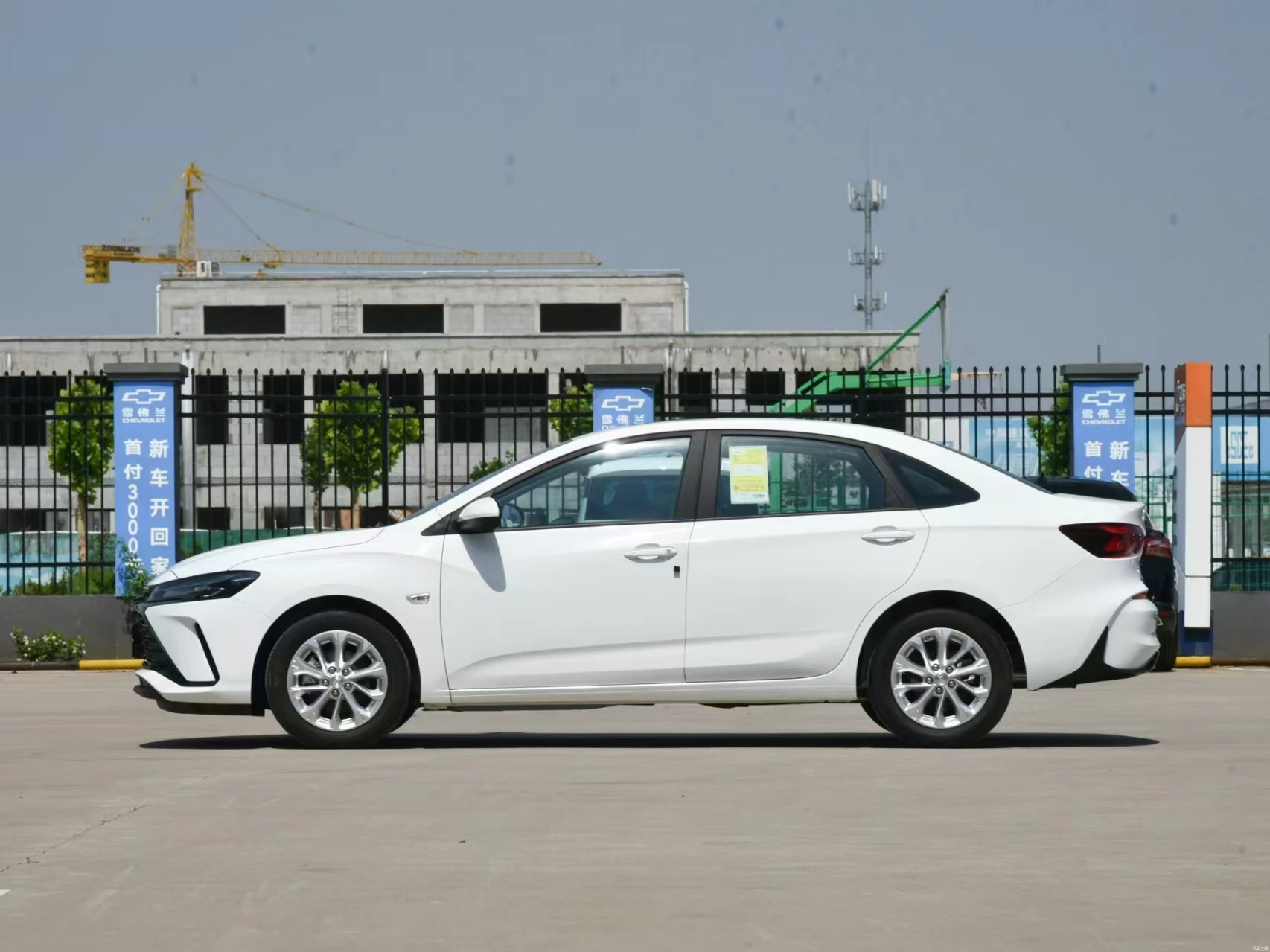 Chevrolet Cruze 1 5 e-Quinox гибридная темная внутренняя задняя камера FWD газ Евро VI кожа новое состояние б/у Monza Orlando