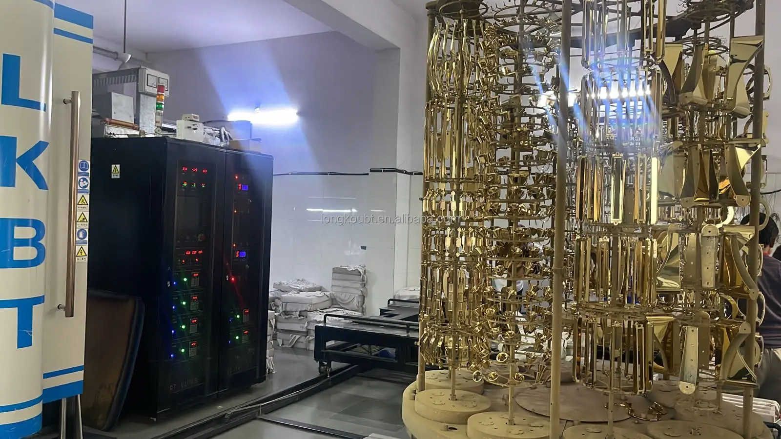 Gold Colored Flatware pvd coating plant/Kitchen Utensils Kids Pvd Coating Cutlery machine