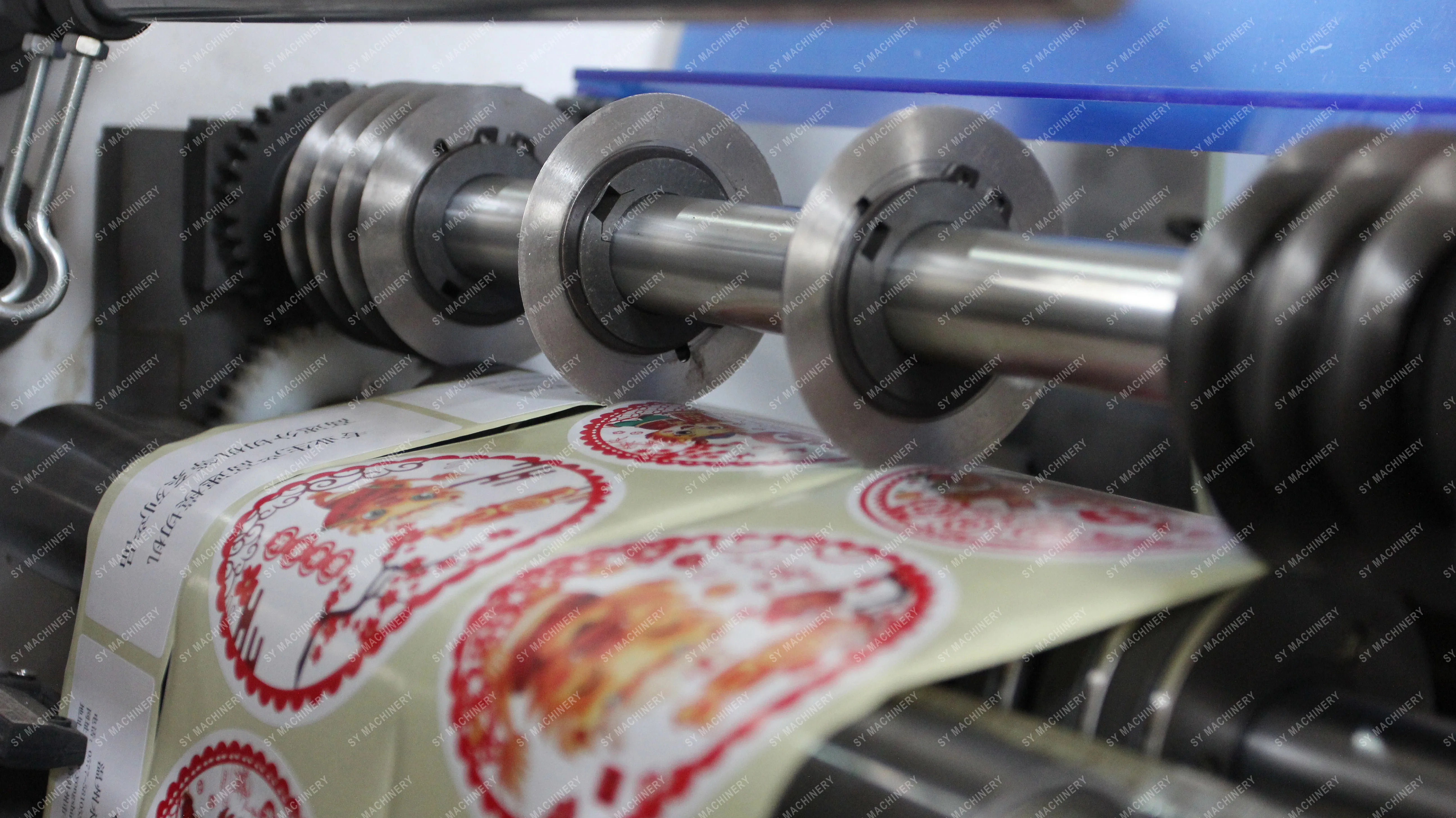 Automatic Rotary Die Cutting And Slitting Rewinding Machine Self-Adhesive Label Slitter Rewinder For Printed Pearl Film Label