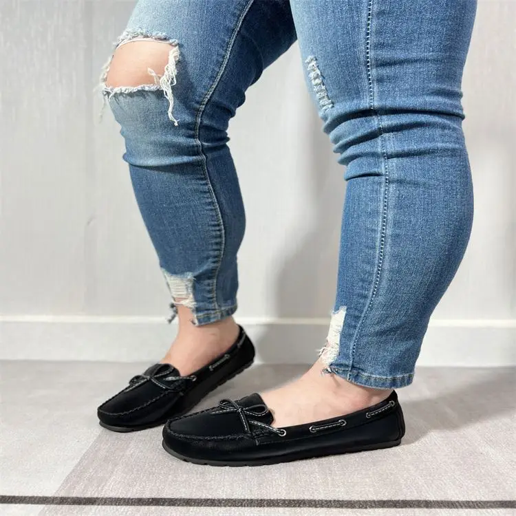 Women Closed Flat Shoes Ladies Pretty Flat Summer Flat Strap Shoes Leather Loafer Shoes