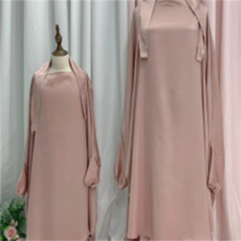 Маленький Moq изготовленный на заказ Abaya Jilbab Dubai молитвенный Buibui Kebaya мусульманская одежда с шарфом