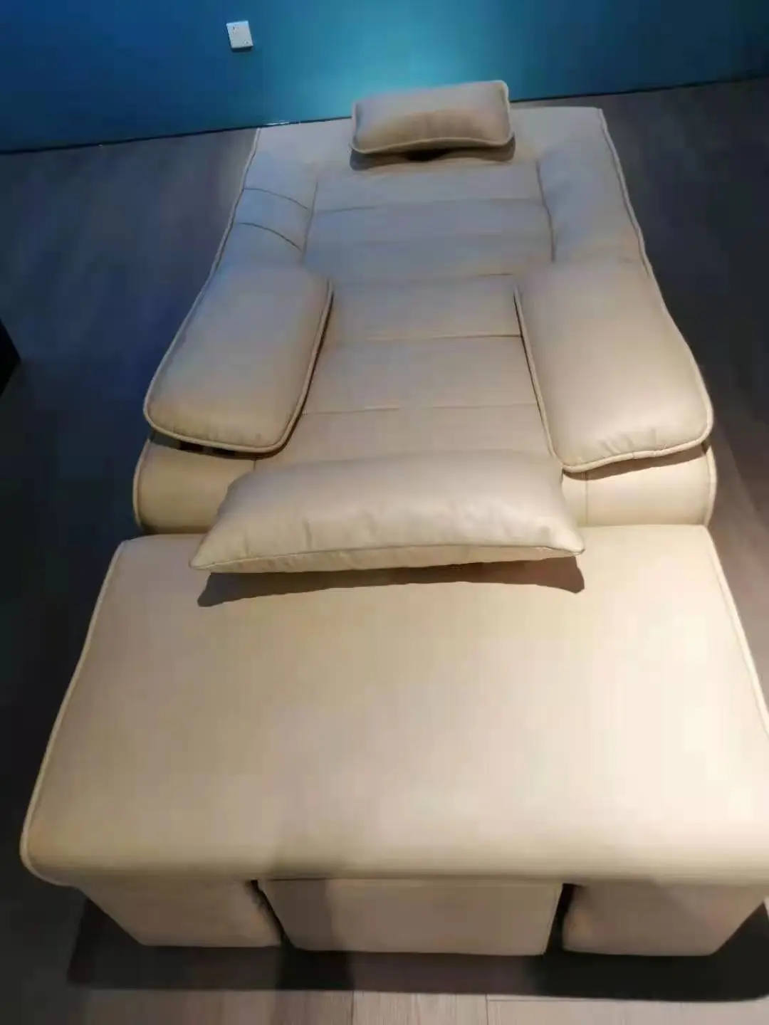  cheap electric spa beauty bed with pillow for free