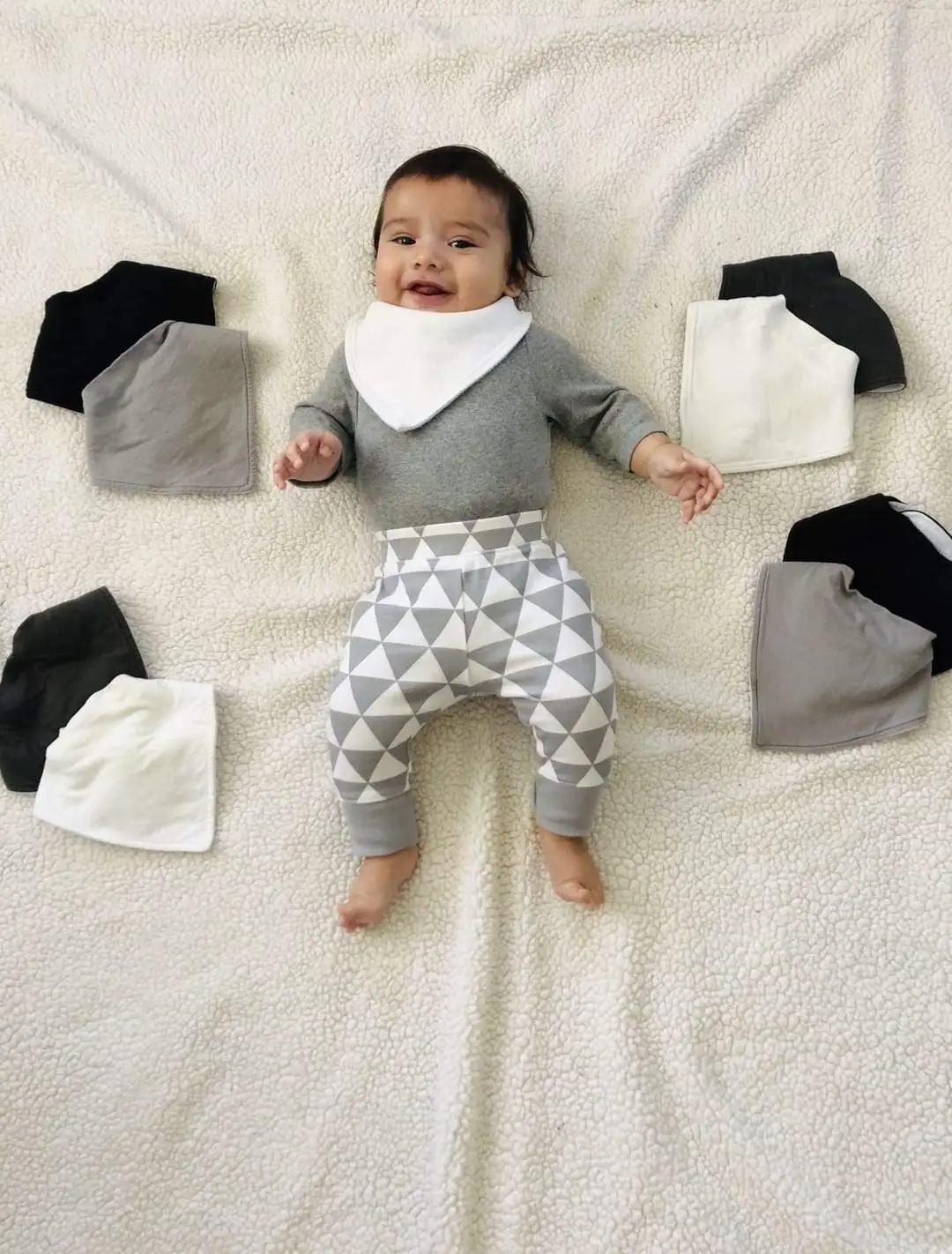 
High Quality Cute Design Cotton Baby Bibs Washable 4 piece set baby bandana bibs 