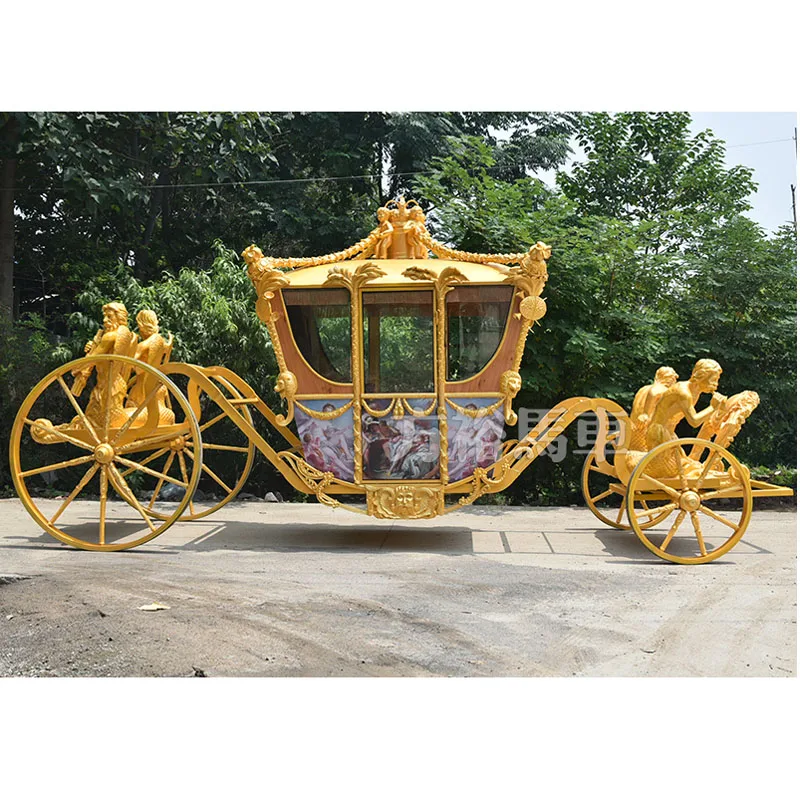 
Historical royal horse carriage for sightseeing 