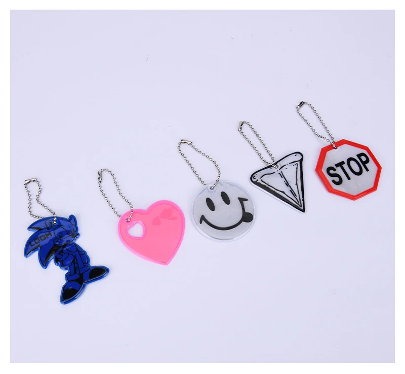 Friendly kids gifts photoluminescent glow in the dark keychain key chain ring hanger pendant for hand on bag decoration