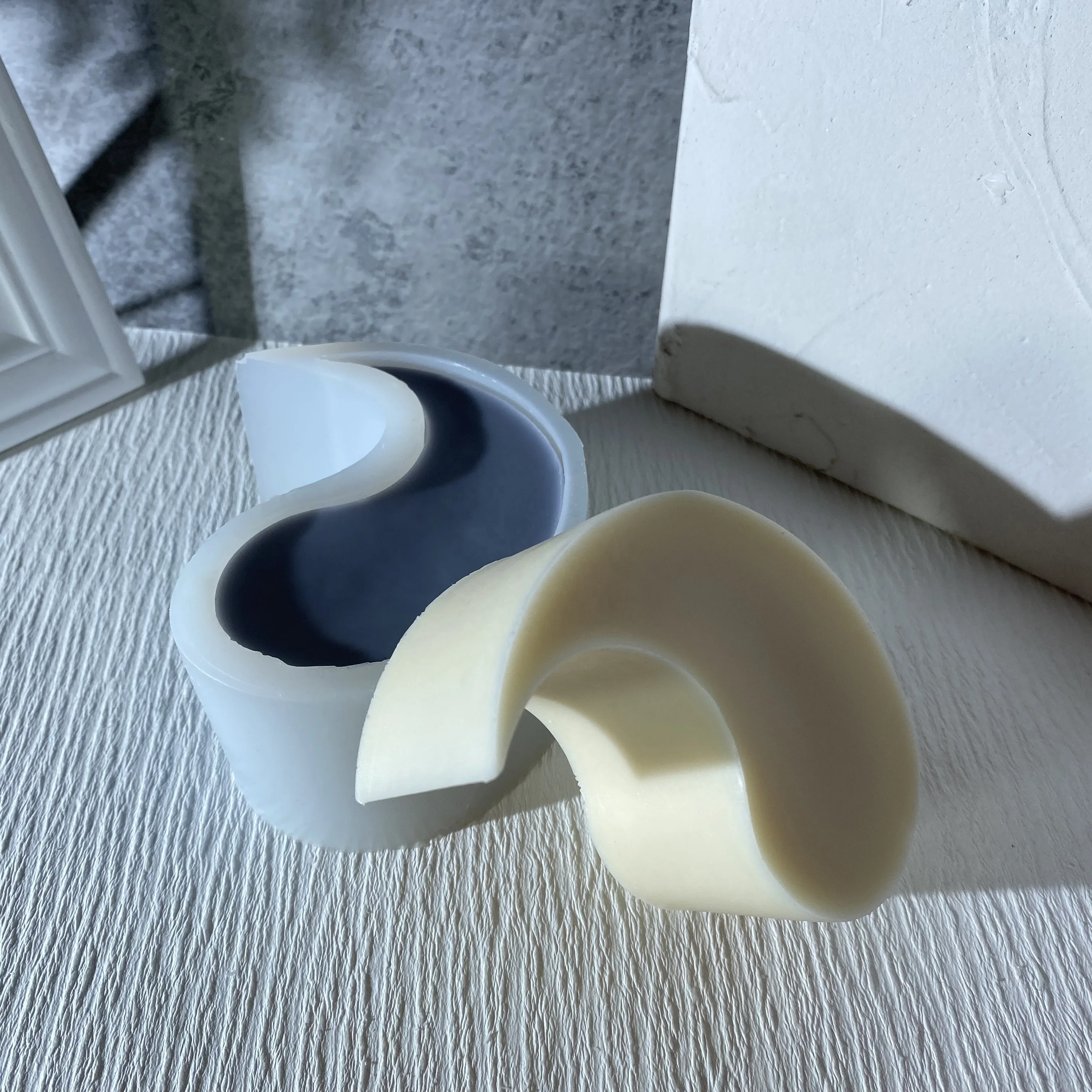 D-8140 TAI CHI YIN YANG Candle Mold Silicone Mold For Making Scented Candle Crystal Glue Gypsum Cement Soap Resin Wax Mould