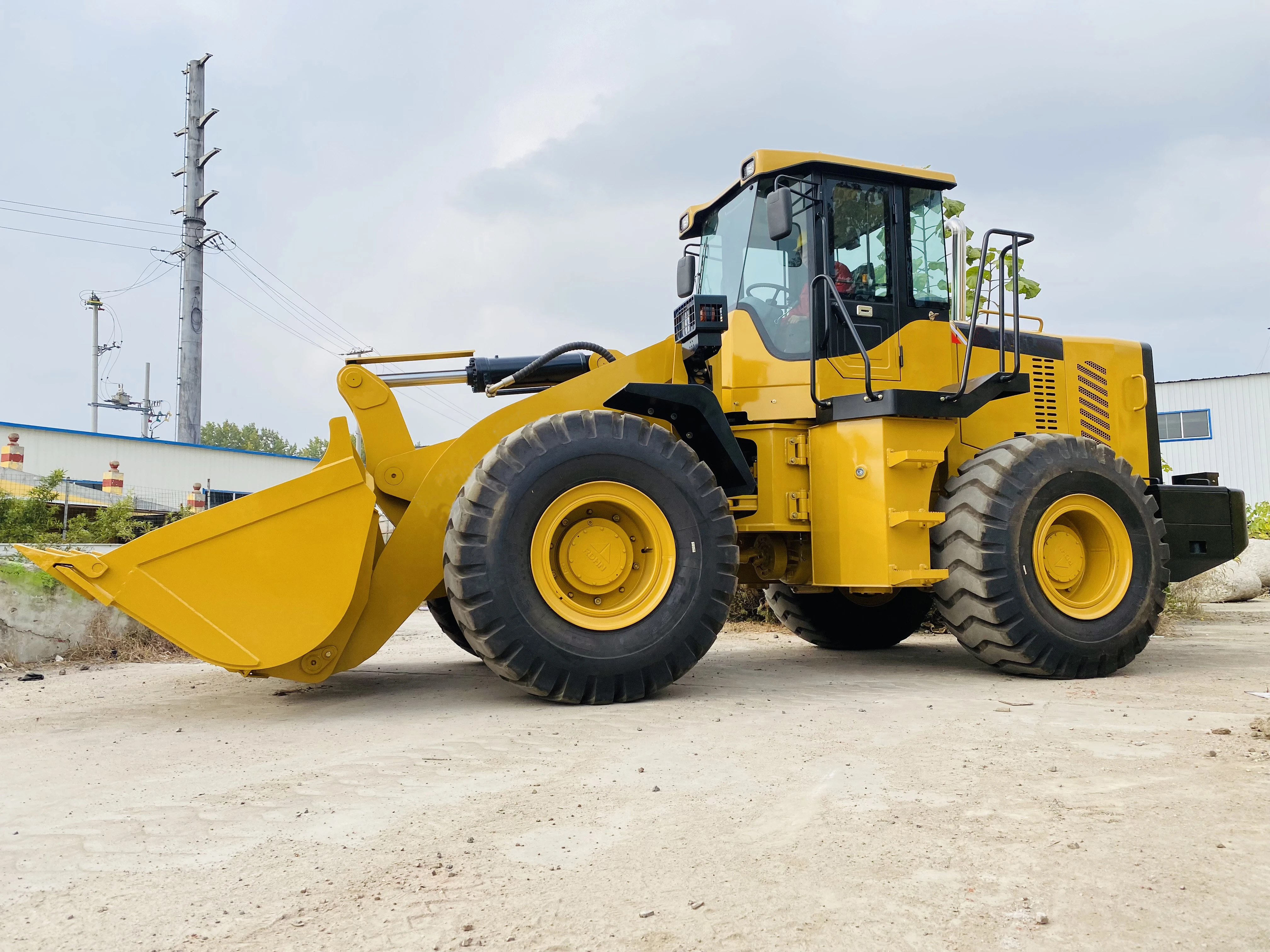 Free Shipping MLE850 Versatile Loader with Huge Discount Maximum Dump Height 3500mm