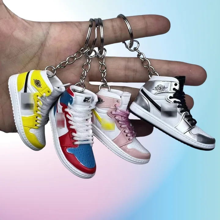 keychain wholesale accessories 3d mini shoe keychain with box pvc rubber 3d sneaker keychain