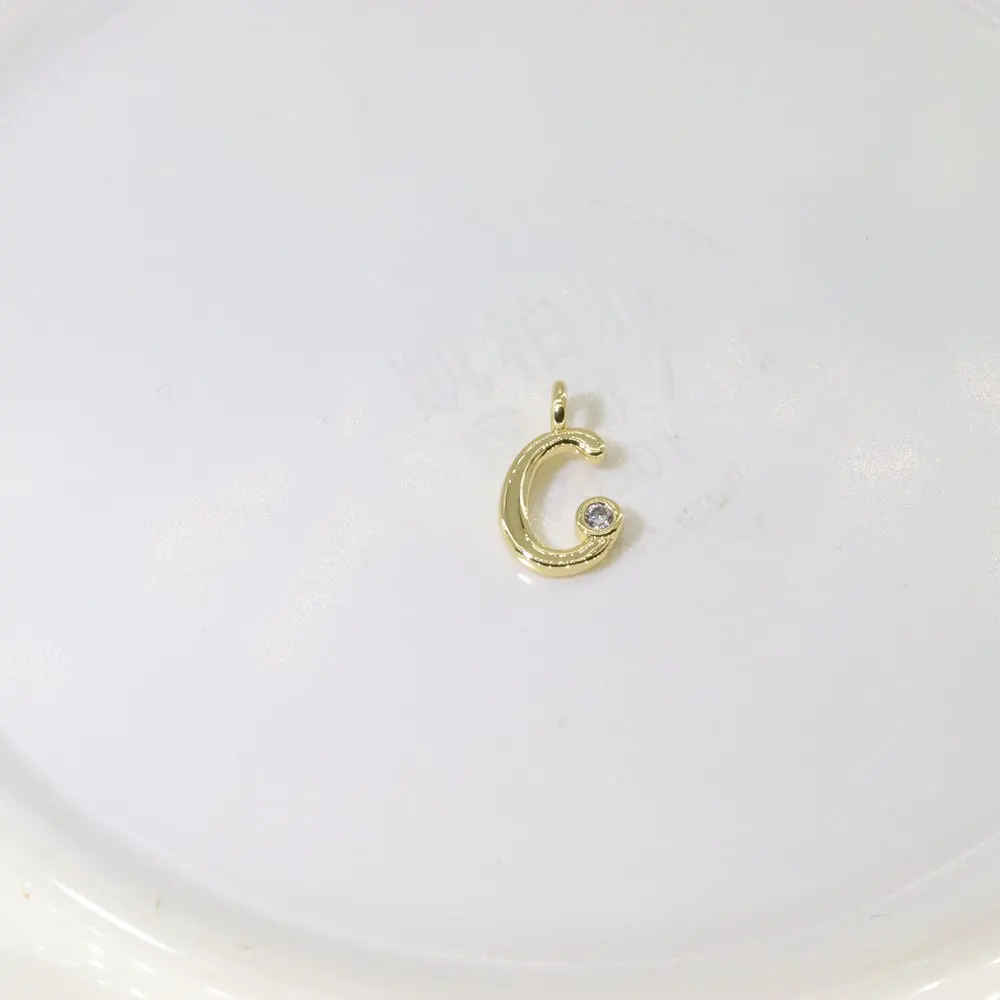 2022 New Fashion Brass Copper Alphabets Design 18K Gold Plated Jewelry Making Letter Charm For Accessories