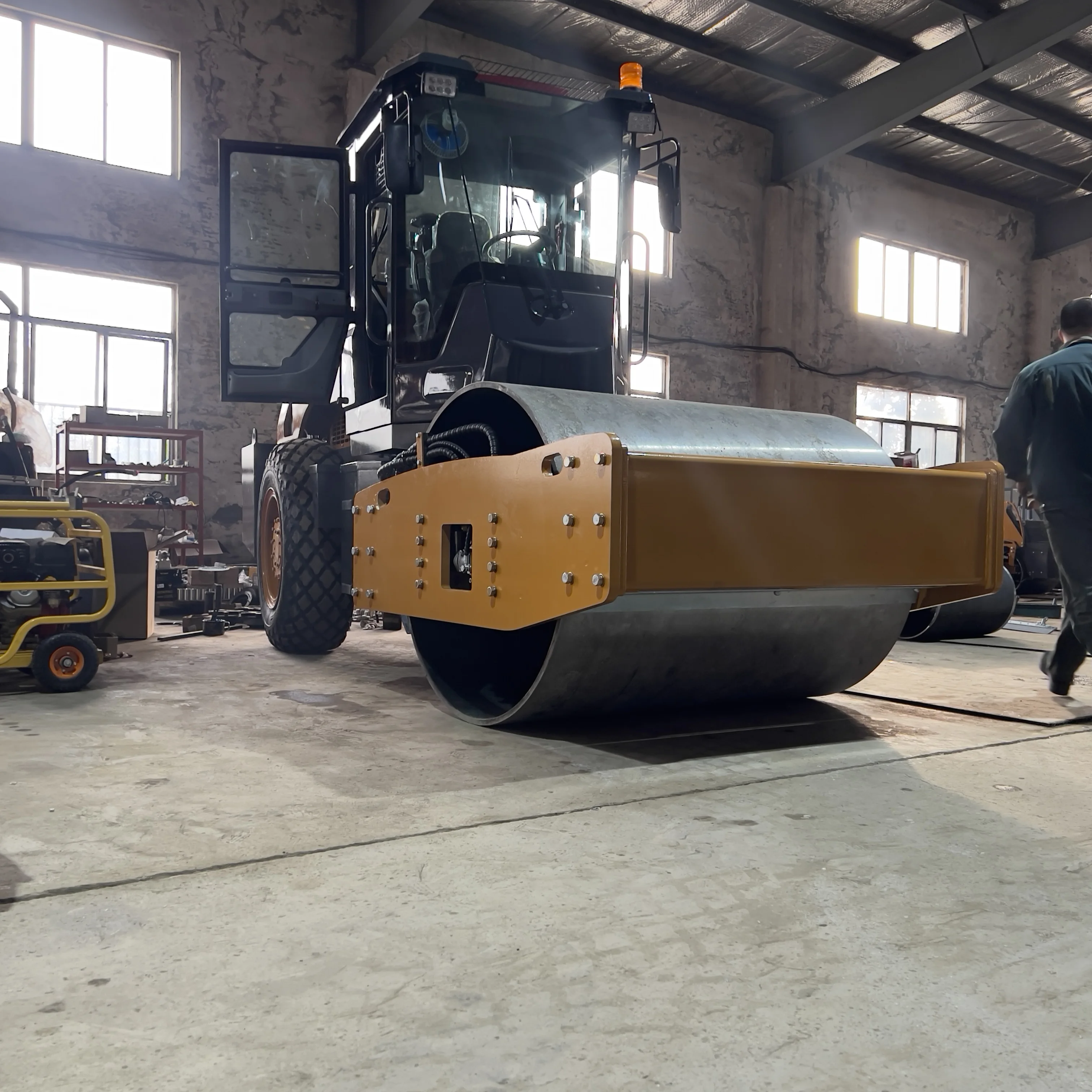 high quality 4 ton 5 ton 8 ton hydraulic vibratory road roller new road machinery ride on road roller