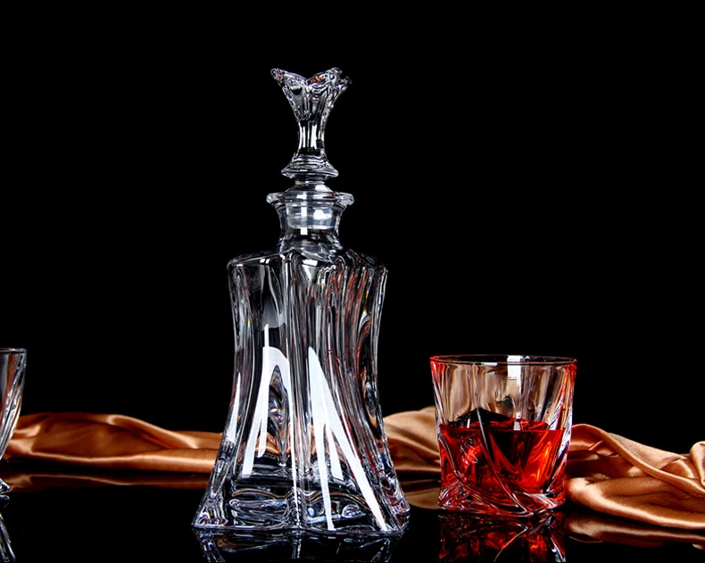 2021 Wholesale 700Ml Home Wine Liquor Crystal Whiskey Decanter Sets With 6Pcs Glass