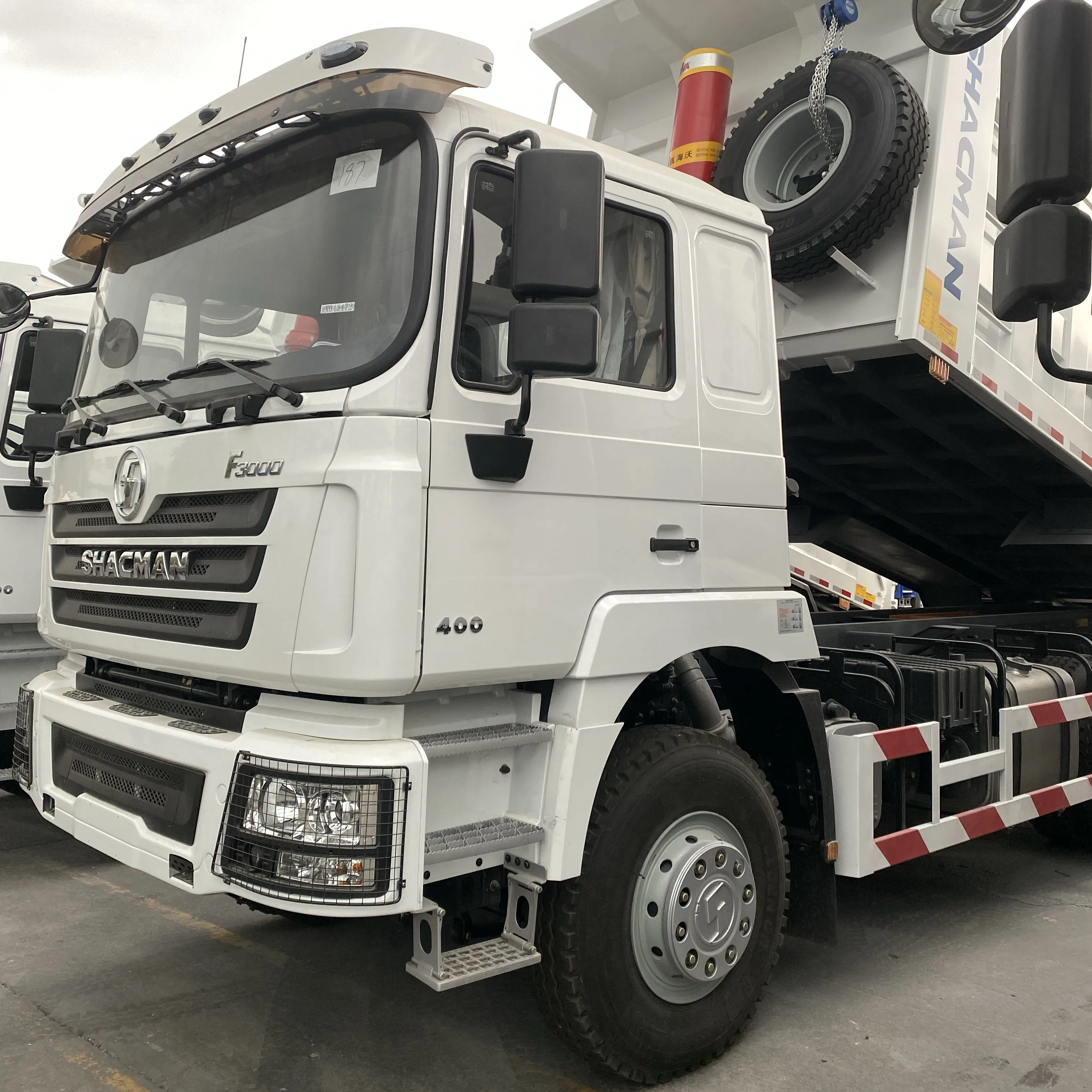 Новые и подержанные самосвальные самосвалы Shacman 6x4 8x4 H3000 F3000 X3000 40 т