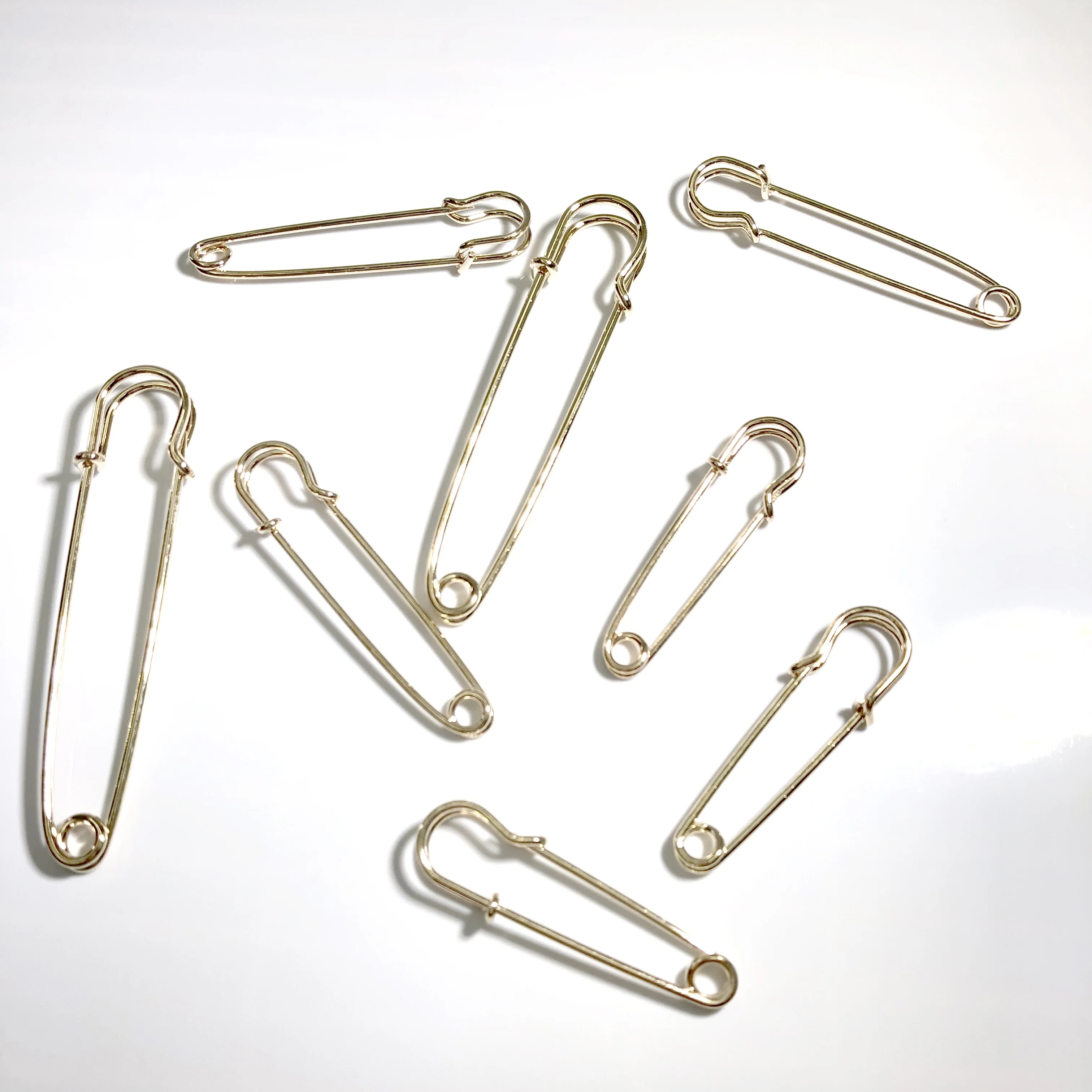 
2021 hotestselling stainless steel big safety pin for cappa and woollen sweater 