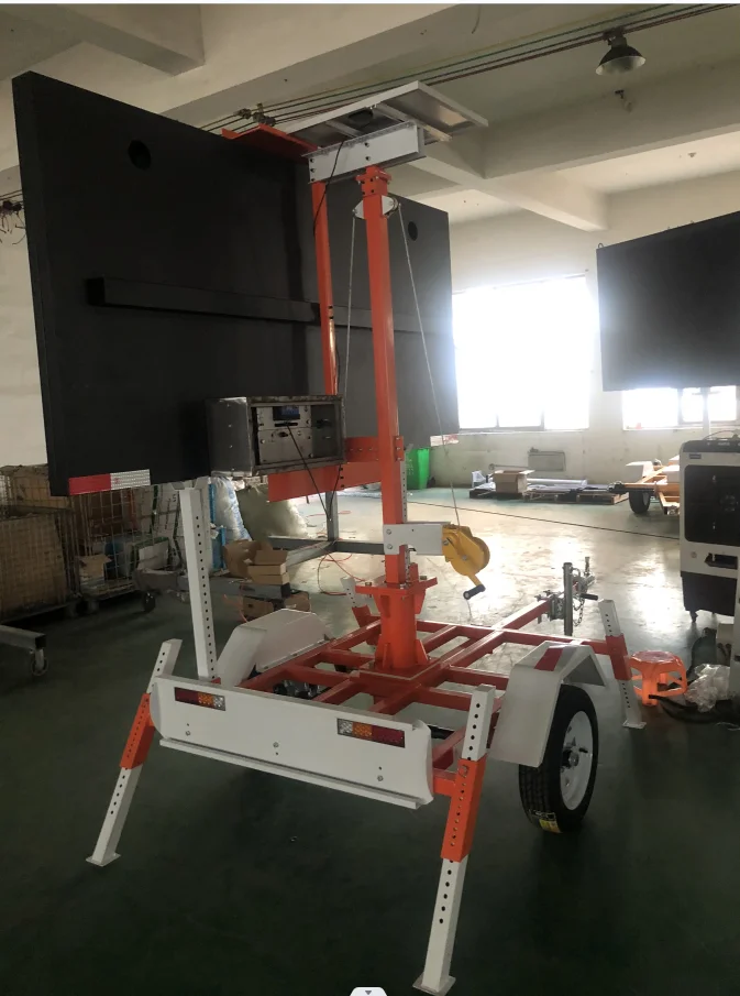 Traffic Lights Panel Sign  LED Flashing Solar Arrow  Boards Trailer