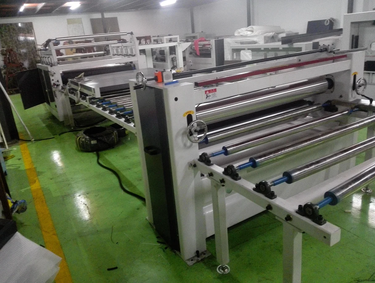 TC Высококачественная многофункциональная деревообрабатывающая машина ПВХ/бумага прилипающая для ламинирования холодного клея