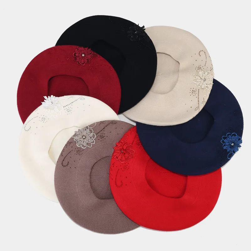 French Retro Hot Rhinestone Small Flower Knitted Bud Hat New Black Painter Hat Beret Hat For Women