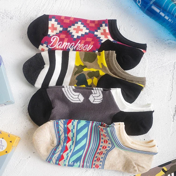 XIANGHUI Beautiful life series hip hop wave point striped camouflage boat socks