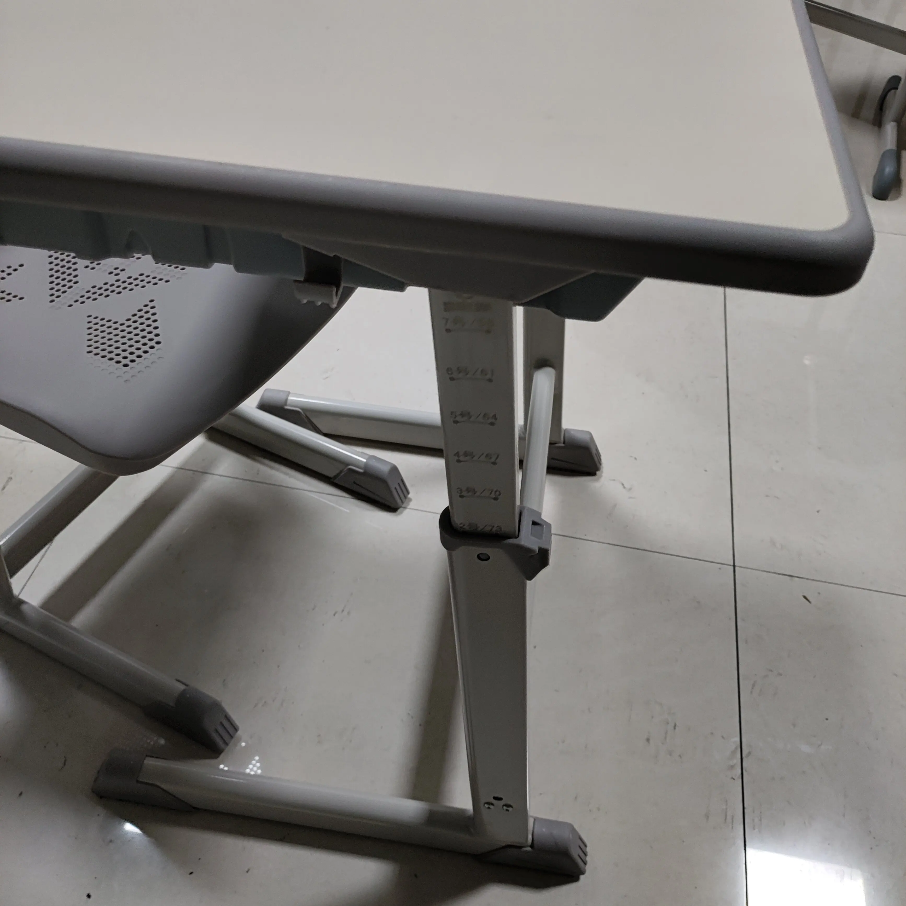 School Furniture Student Table and Chair Simple and White  Furniture for High School Students Classrooms Desks and Chairs