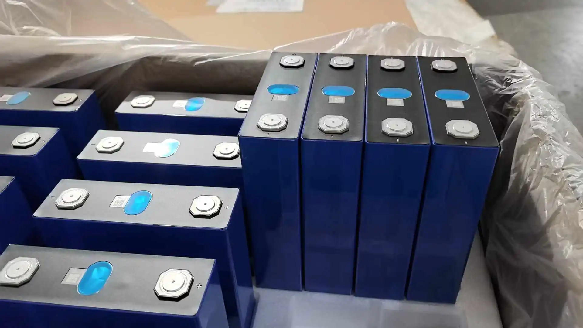 2024 New EV Lifepo4 Rechargeable 3.2V 230Ah A Grade Batteries Lithium Prismatic Cell Solar System Boat RV Lithium Ion 230ah