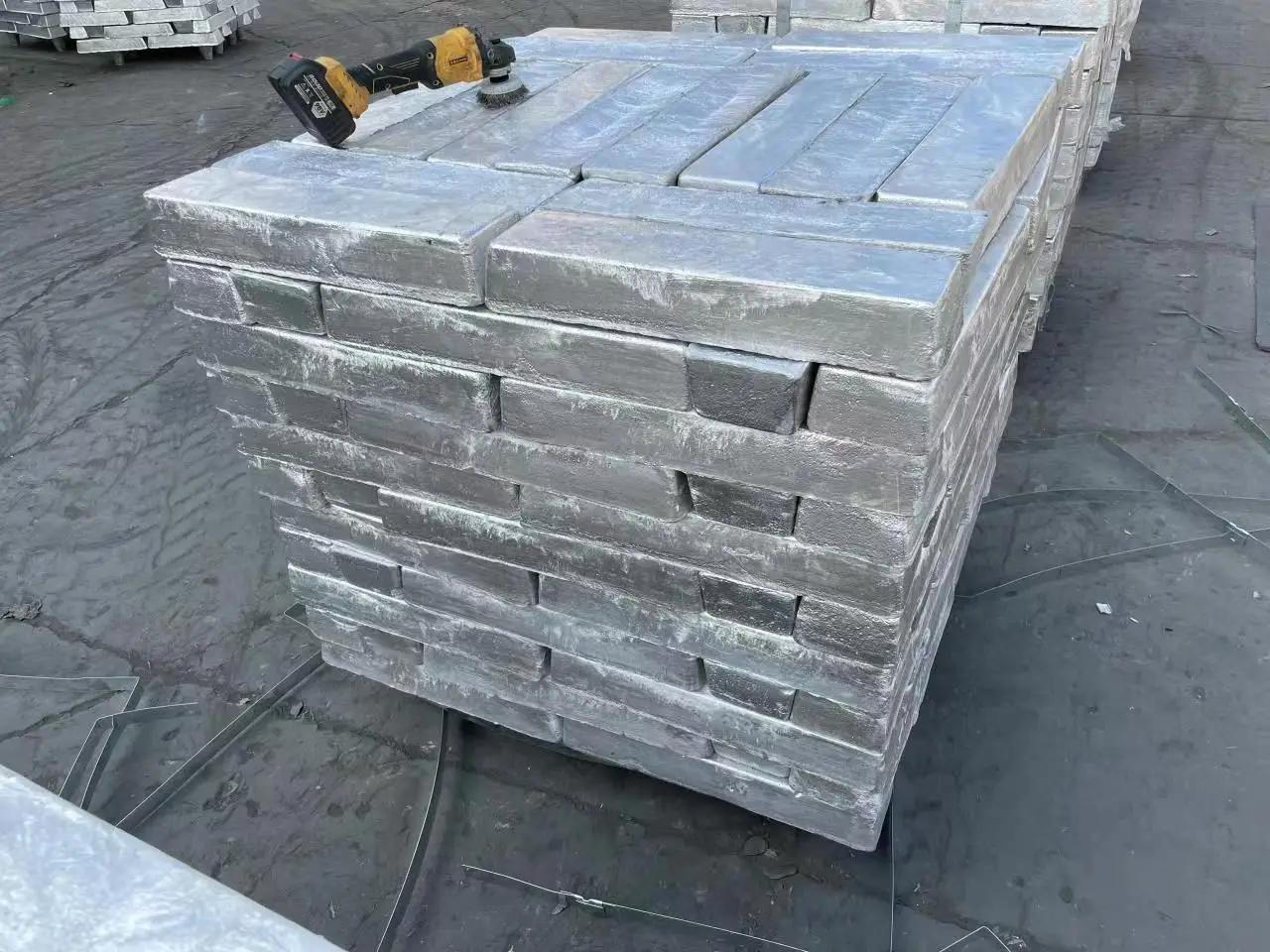 Magnesium Metal Material Low Price Magnesium Ingot 99.9% 99.85%Magnesium Ingot Wholesale Price