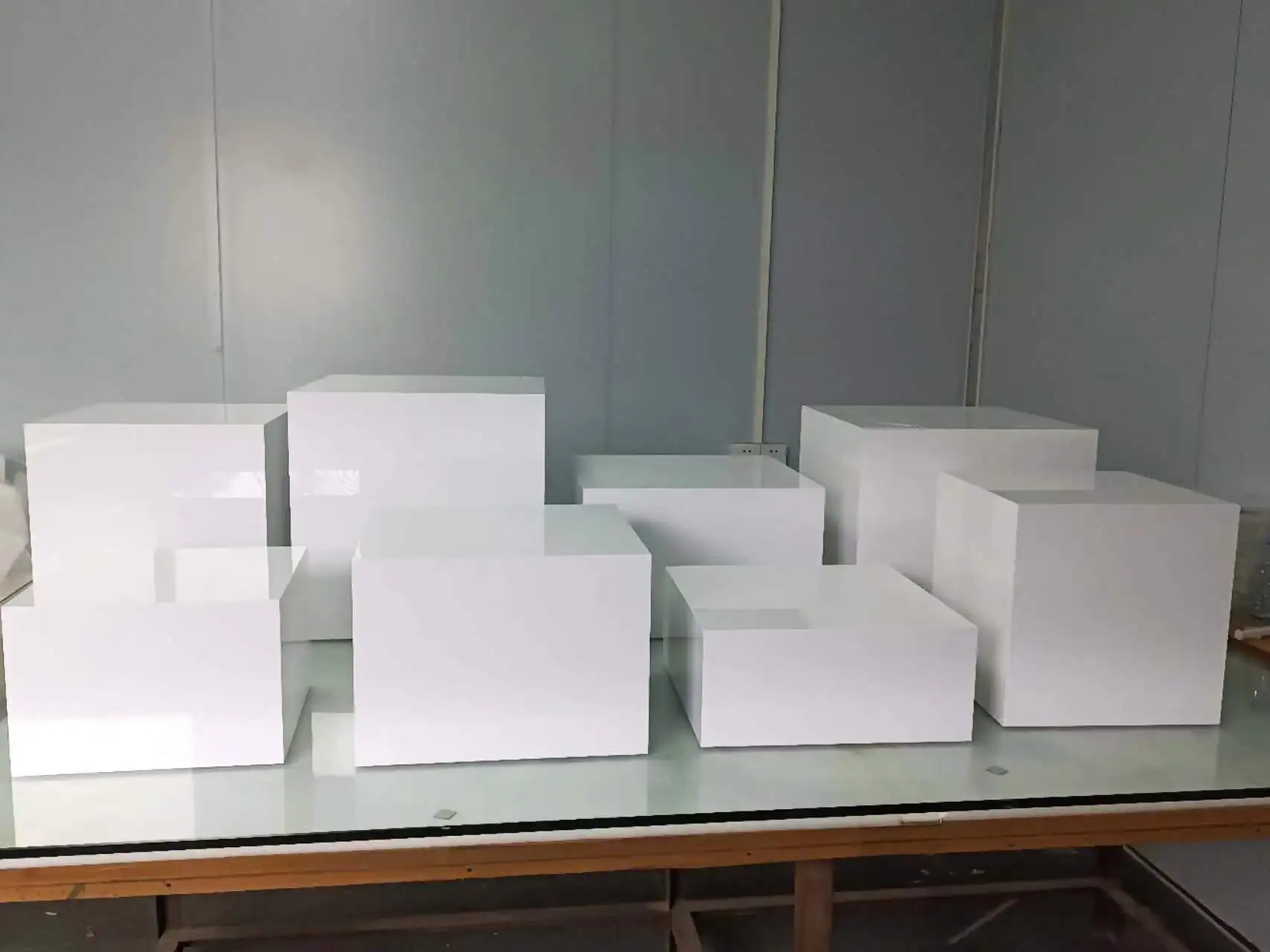 Factory Custom White Acrylic Display Cube Catering Buffet Risers for Food Display Stand Customizable Food Table Dinnerware