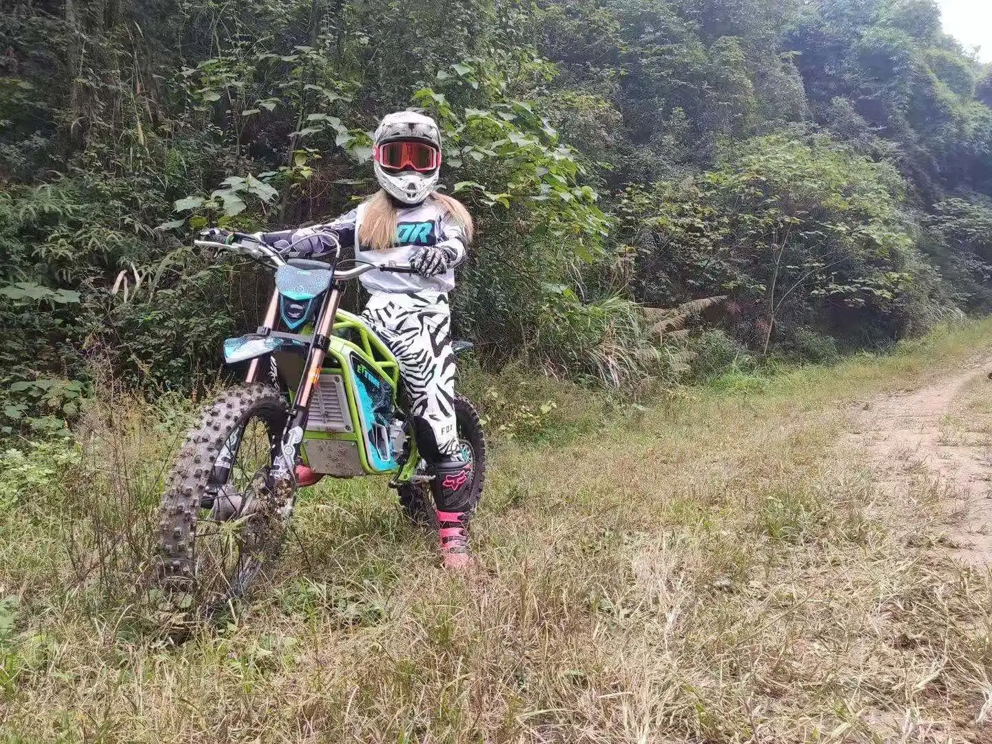  Прочие детали для взрослых Electrique 79V 12000W Moto Enduro фара электровелосипеда в Мотокросс питбайк грязь Байк способный преодолевать Броды рама Электрический