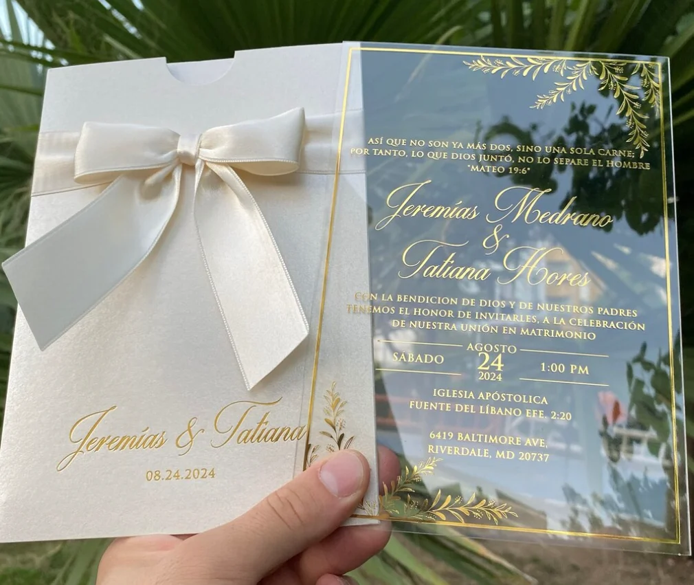 Индивидуальный дизайн прозрачная акриловая пригласительная открытка Quinceanera для вечеринки на день рождения свадьбы с зеленым конвертом блестками