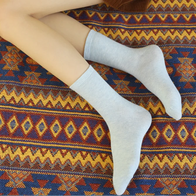 Amazon Hot Sale High quality Candy Tube Socks Breathable Casual Sports Crew Socks Candy Colored Socks