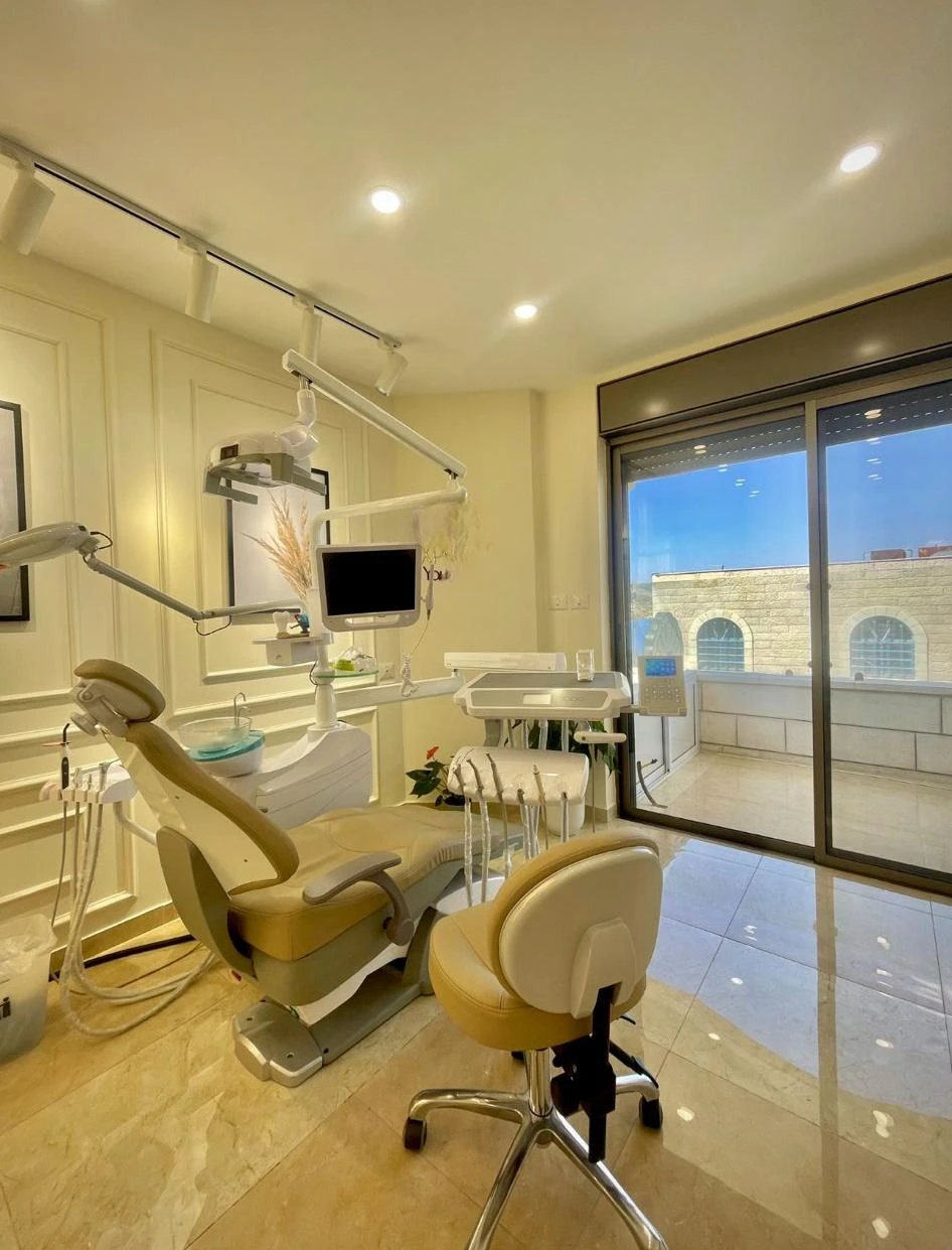 Dental laboratory Dental chair with removeable sptitton /dental motor unit for clinic